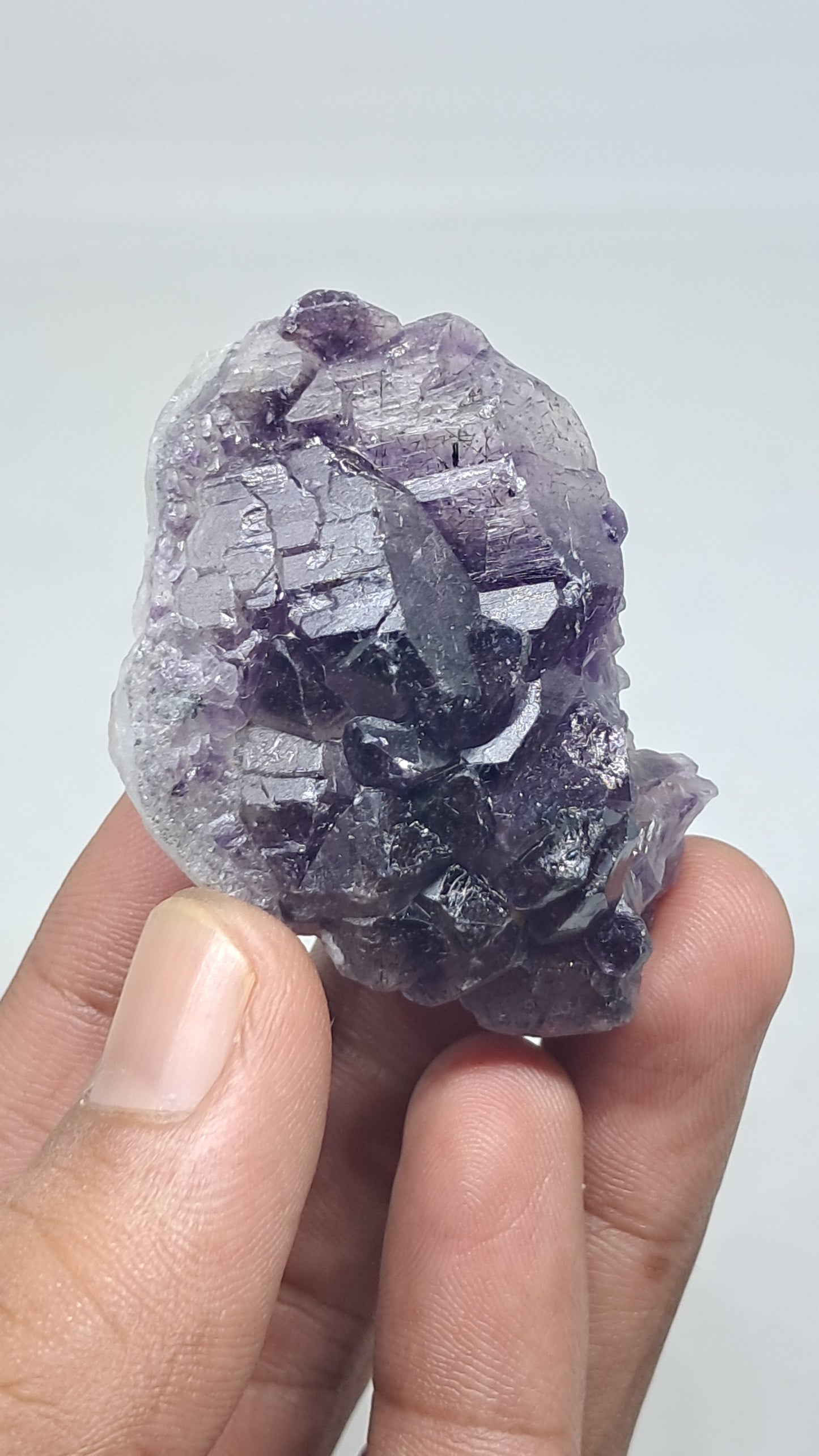 Amatista Elestial Morada Oscura sobre Cuarzo | Inclusiones de Hematita Goethita Rutilo | Cristal Natural | Muestra Mineral #KA193