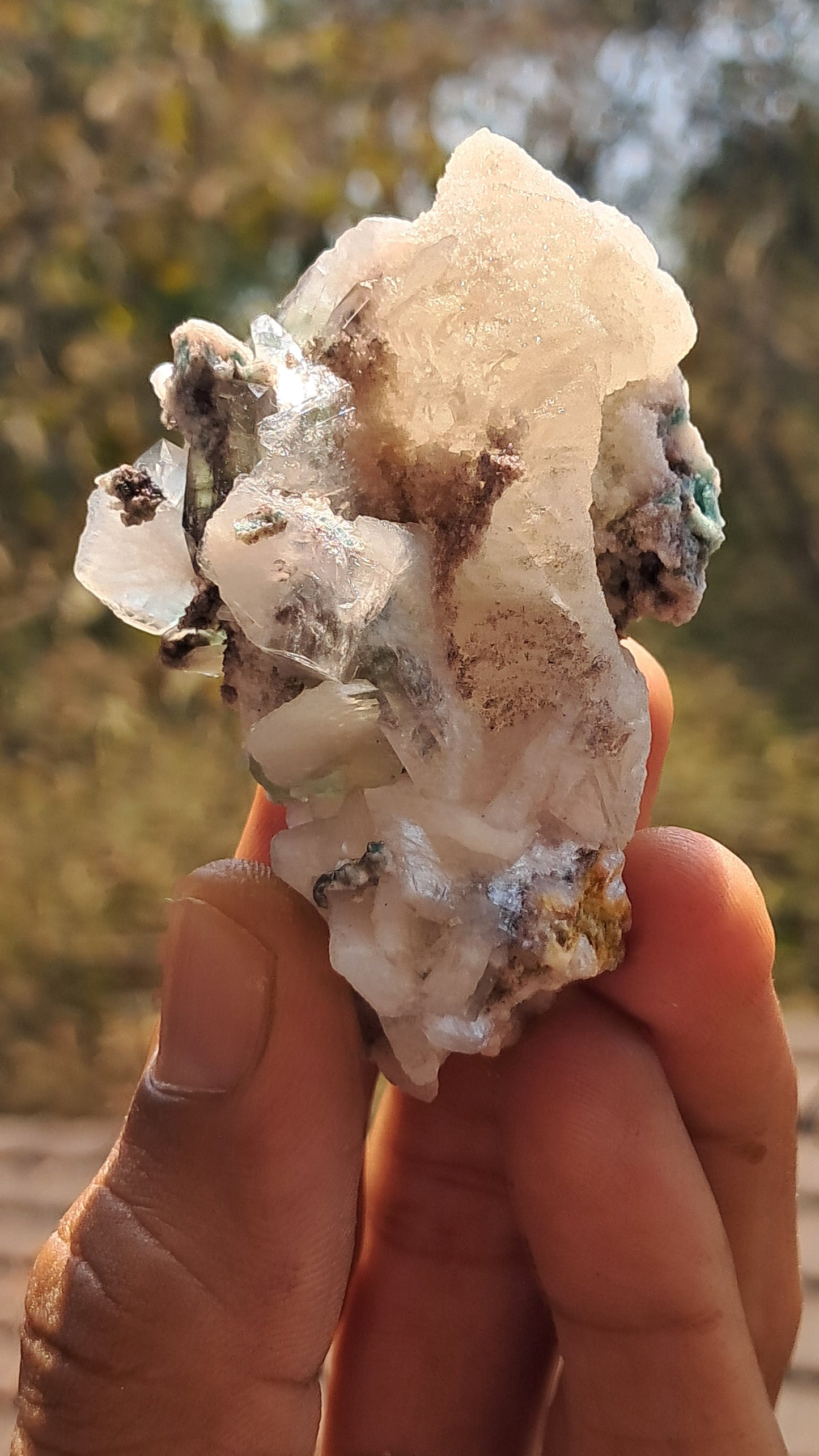 Apofilita Verde (Fluorapofilita) con Estilbita sobre Matriz de Calcedonia Botroidal (Ajanta) Cristal Natural | Muestra de Mineral #GA19