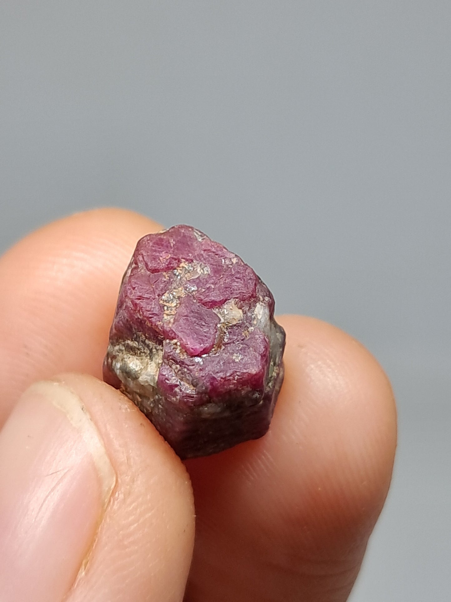 Cristal de rubí en bruto (Tamil Nadu) Piedra natural | Muestra de mineral #RB21