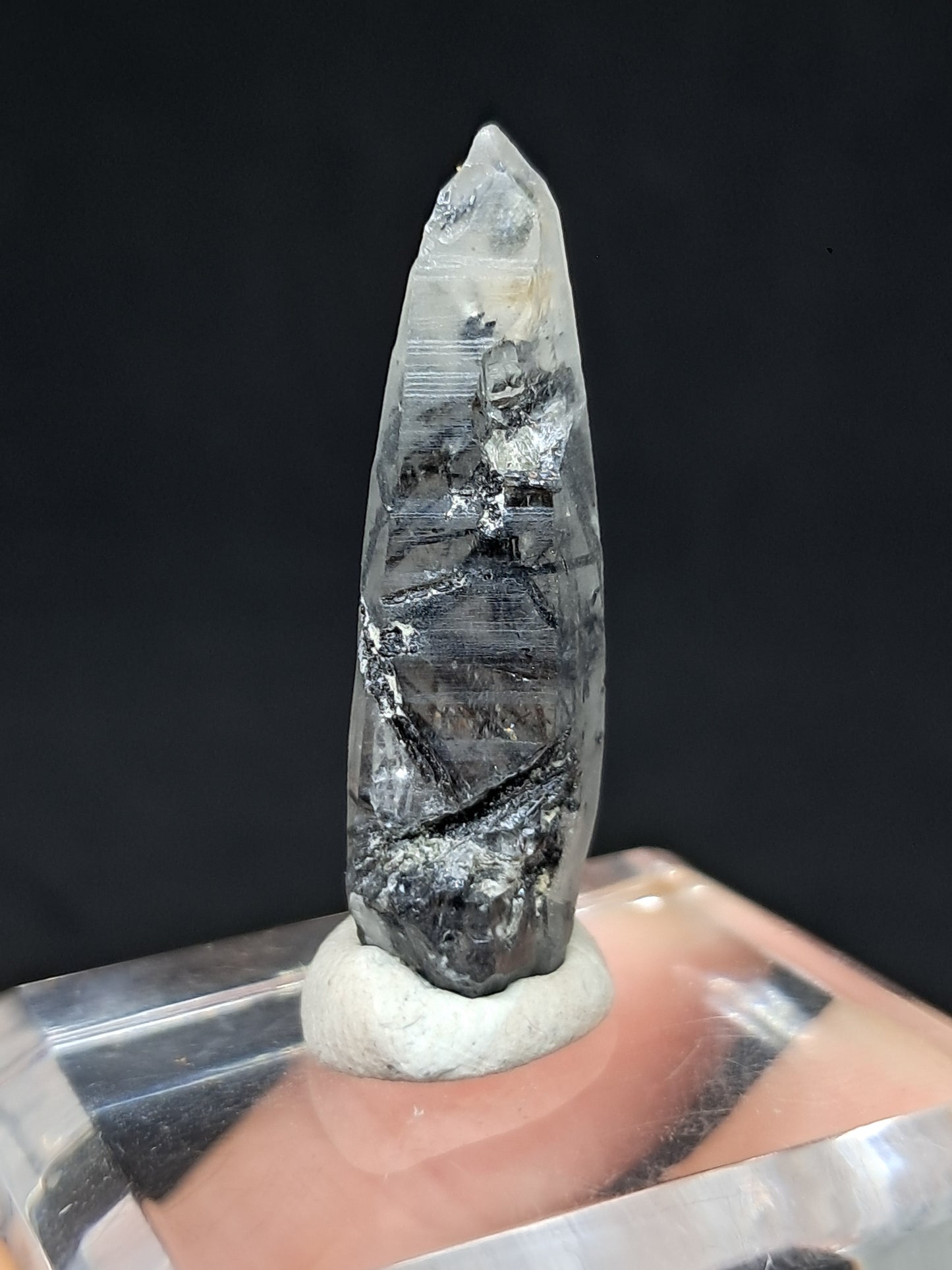 Punta de cuarzo turmalinado (Karur) Cristal natural | Muestra mineral #TQ33