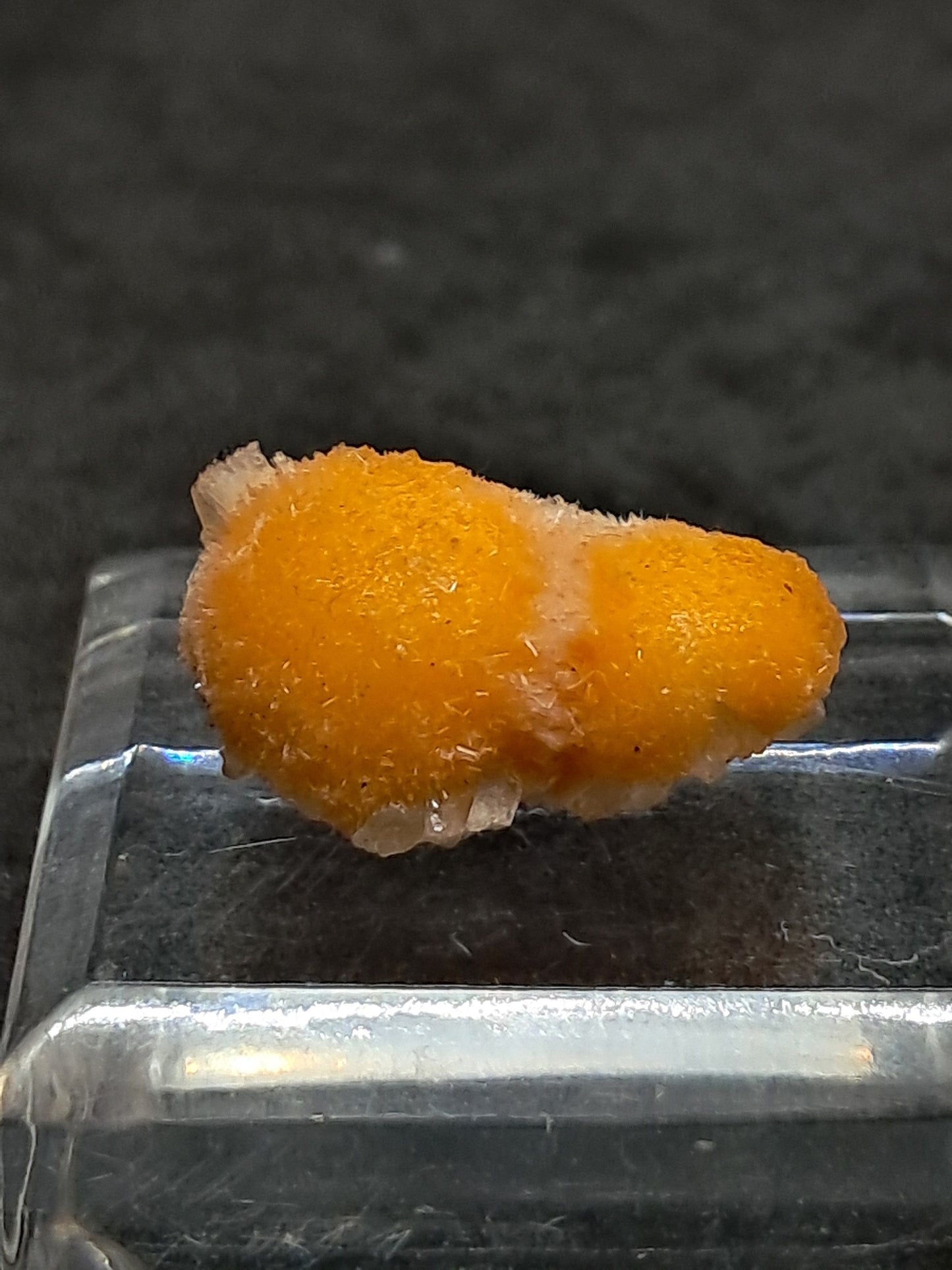Muestra de mineral de Thomsonita con mesolita (Madhya Pradesh) | Zeolita n.° THM1