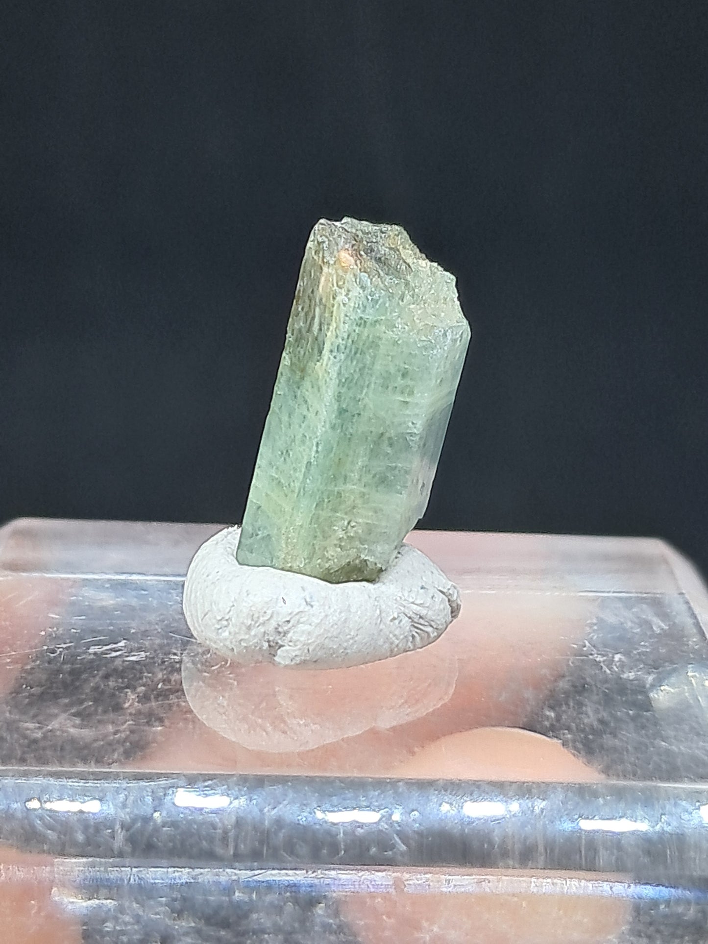 Aguamarina (Karur) Cristal hexagonal en bruto | Ejemplar mineral n.° AQM21