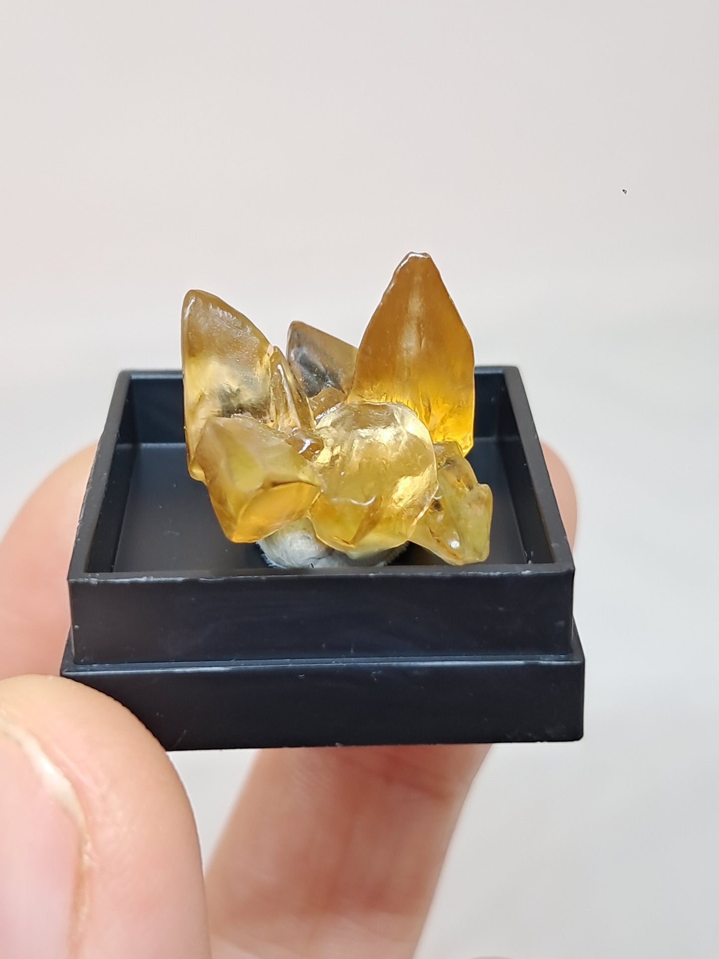'Dog Tooth' Yellow Honey Calcite (Ahmednagar) UV Reactive Natural Crystal | Mineral Specimen #CA21