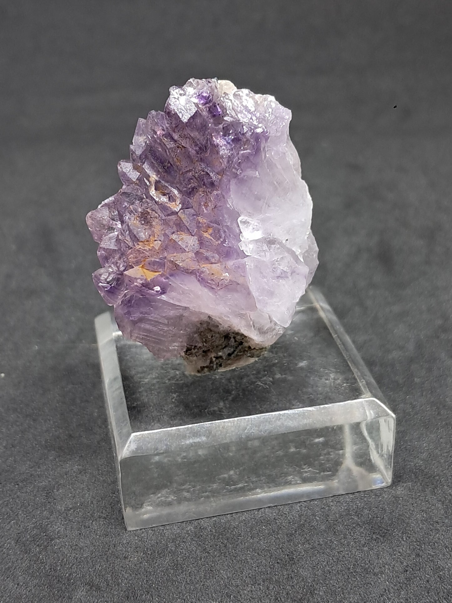 Amatista en racimo con cristal de hematita (karur) y cuarzo morado | Piedra natural | Ejemplar mineral n.° KA89