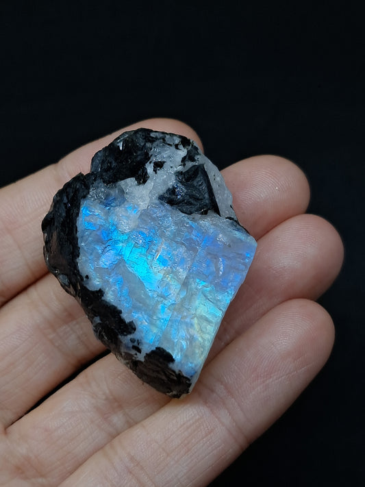 Piedra lunar arcoíris de alta calidad (Odisha) en bruto | Roca natural n.° MN11