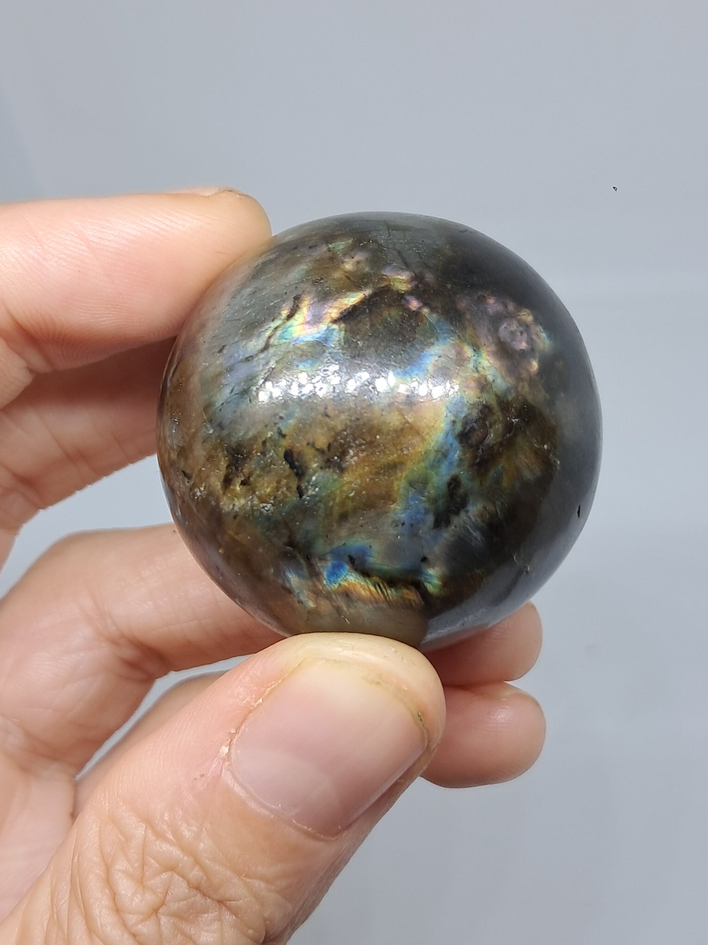 Esfera de labradorita (Madagascar) | Fogonazo intenso | Piedra pulida #LB12