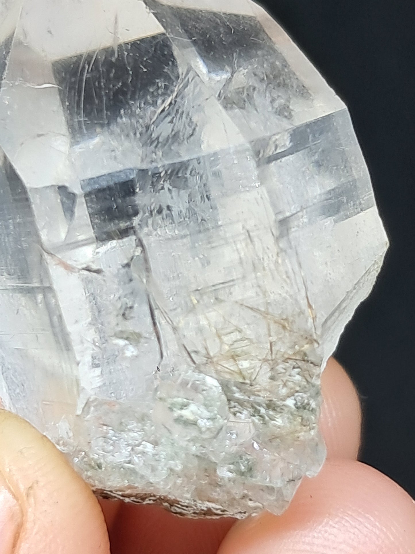 Cuarzo transparente del Himalaya con inclusiones de rutilo | Punta de cristal natural | Ejemplar mineral n.° CH62