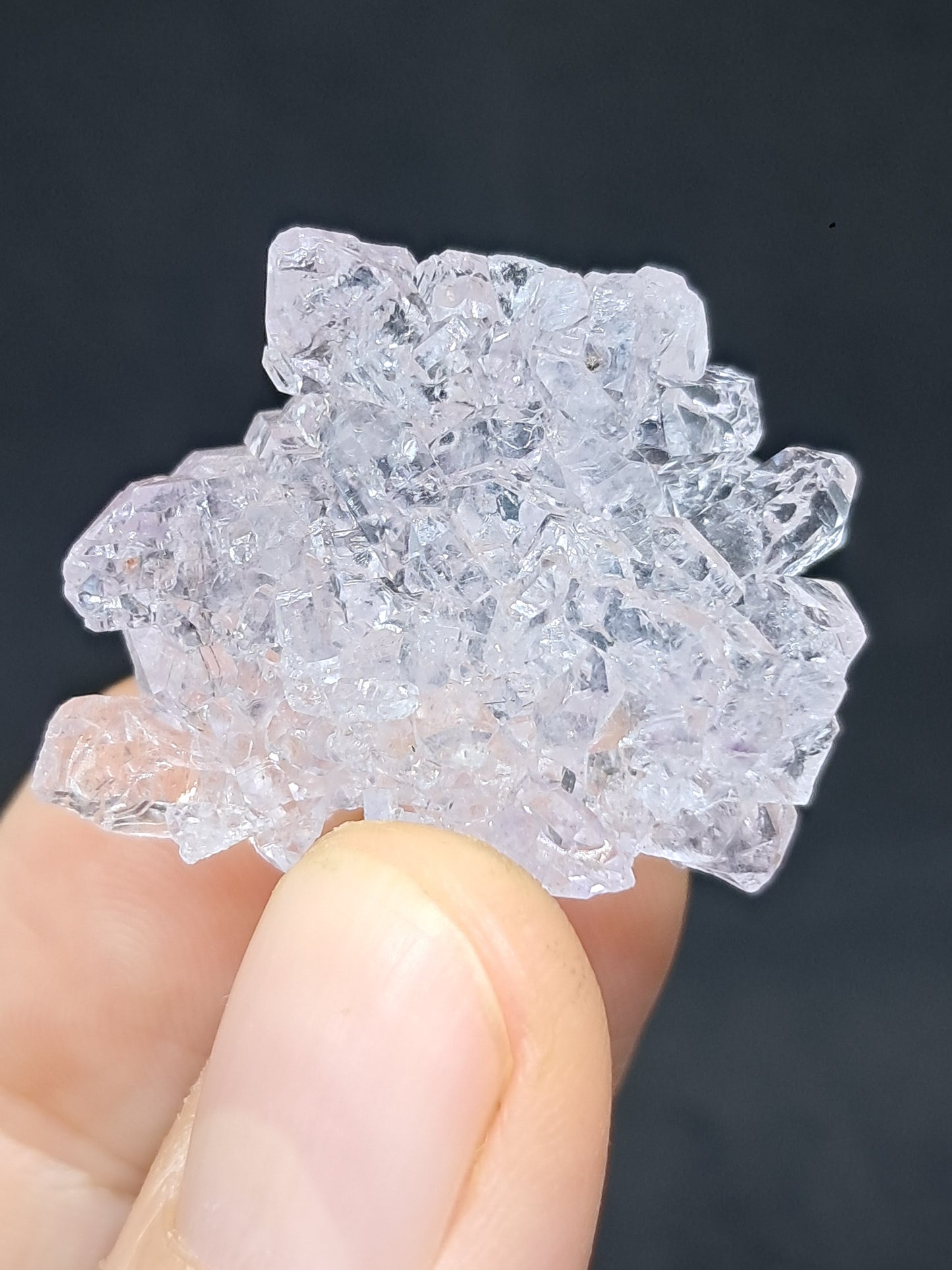 Amatista en racimo (Karur) Cristal de cuarzo lavanda brillante | Piedra natural | Ejemplar mineral n.° KA79