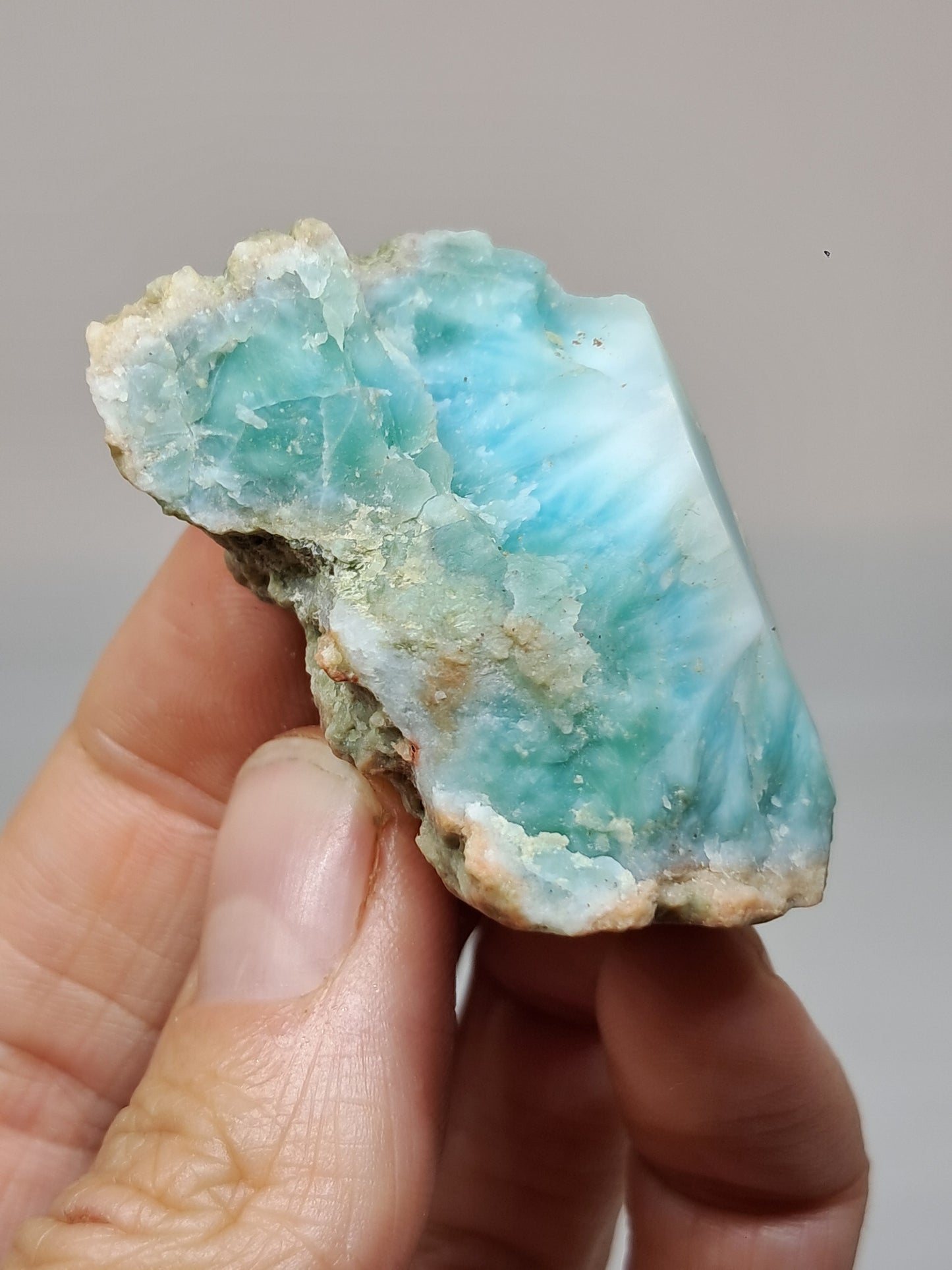 Trozo de Larimar (República Dominicana) en bruto | Roca natural n.° LM22