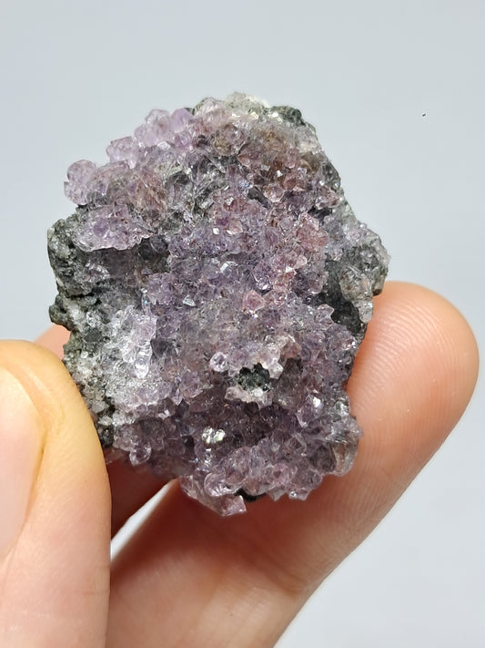 Amatista con cristales de hematita (Karur) | Piedra natural | Ejemplar mineral n.° KA84