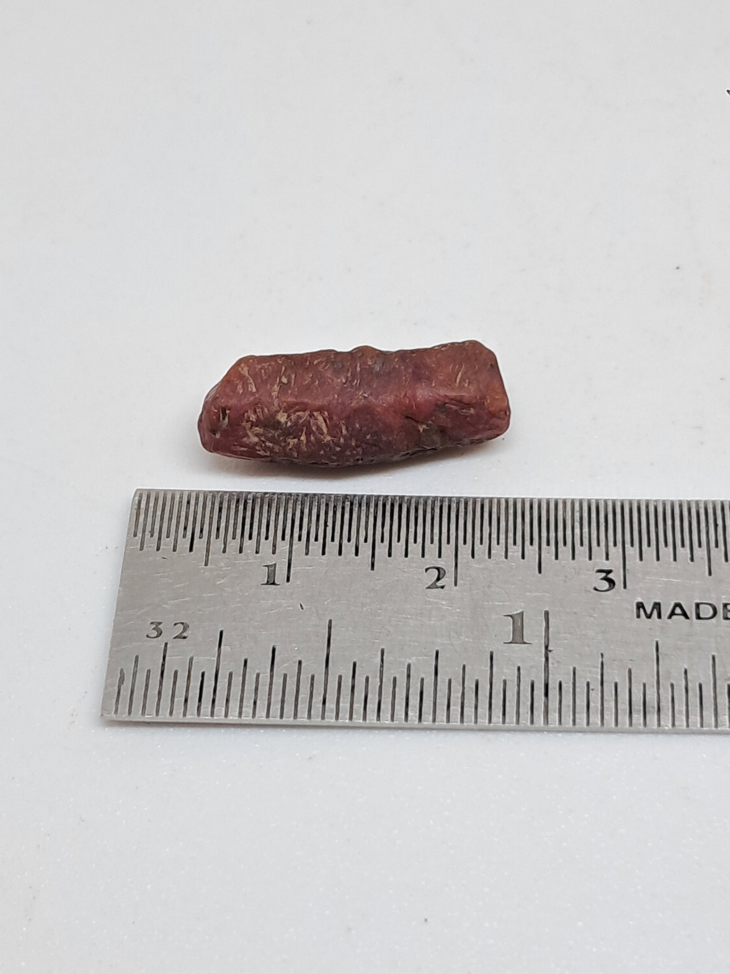 Cristal de rubí en bruto (Tamil Nadu) Piedra natural | Muestra mineral #RB27
