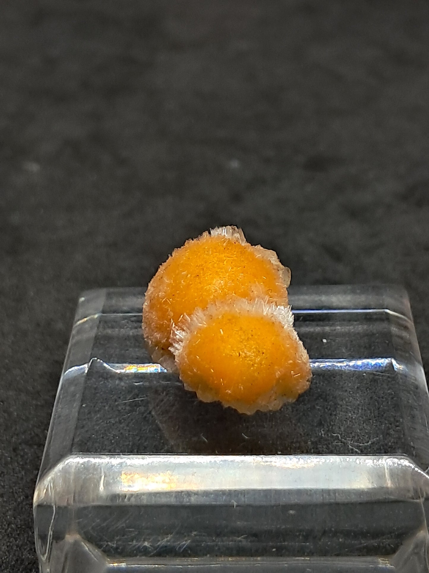 Muestra de mineral de Thomsonita con mesolita (Madhya Pradesh) | Zeolita n.° THM1