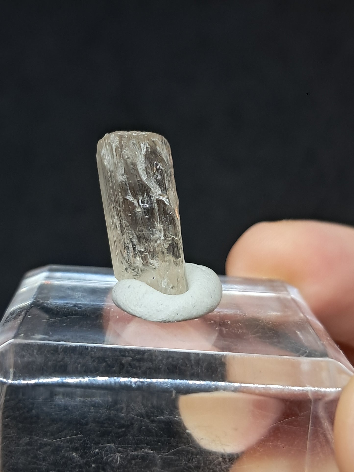 Fluorescent Scapolite Crystal (Karur) UV Reactive | Rough Stone | Natural Mineral Specimen #SCP21