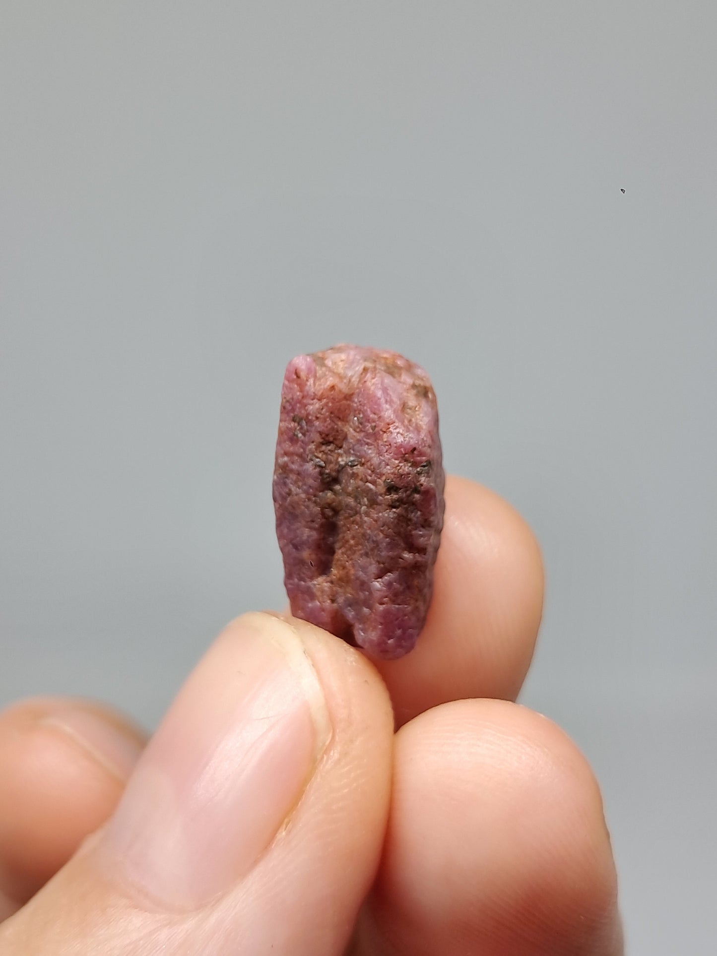Cristal de rubí en bruto (Tamil Nadu) Piedra natural | Muestra mineral #RB22