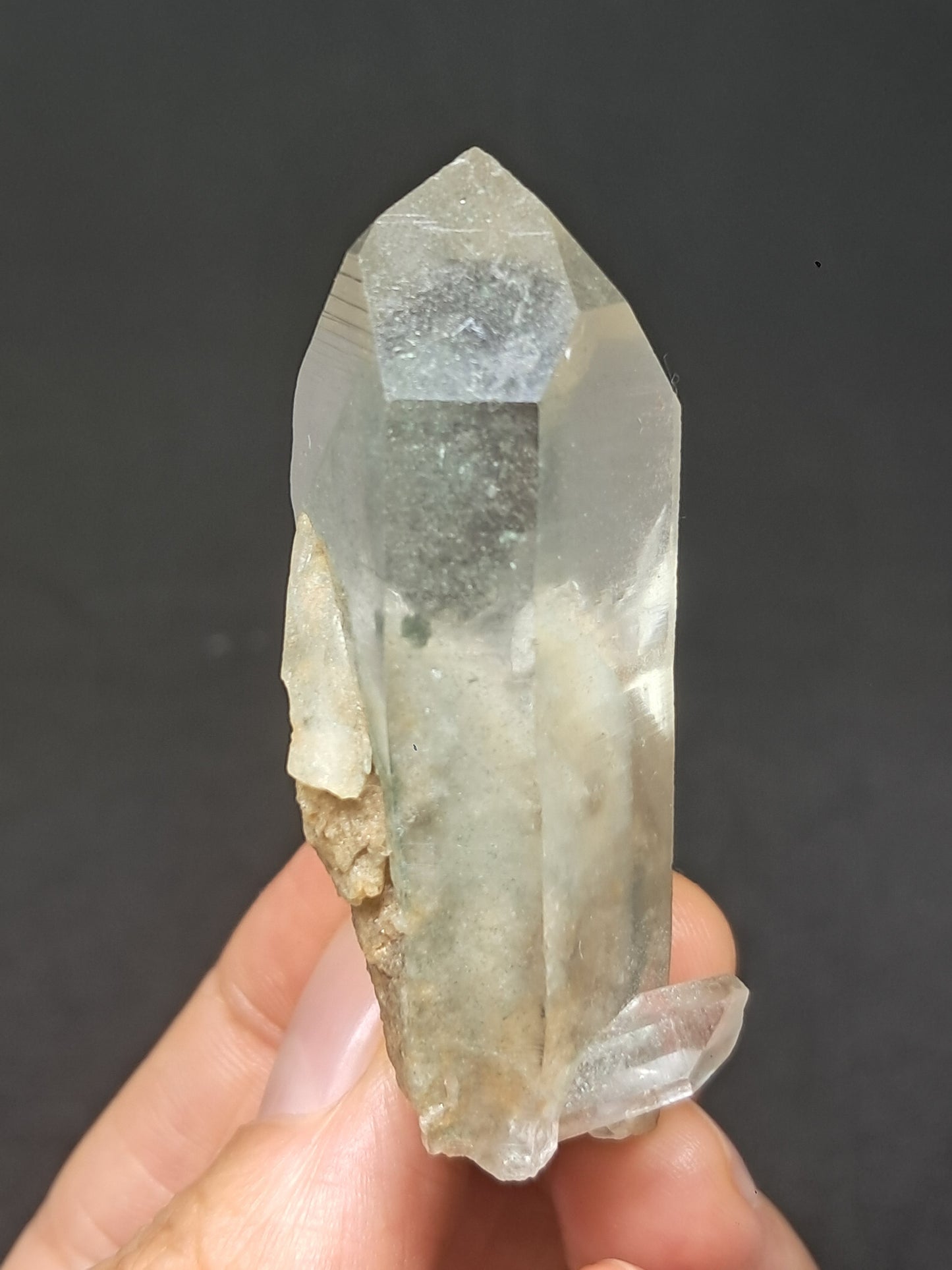 Punta natural de cuarzo fantasma de clorita (Kullu) | Cristal chamánico de jardín #CQ71