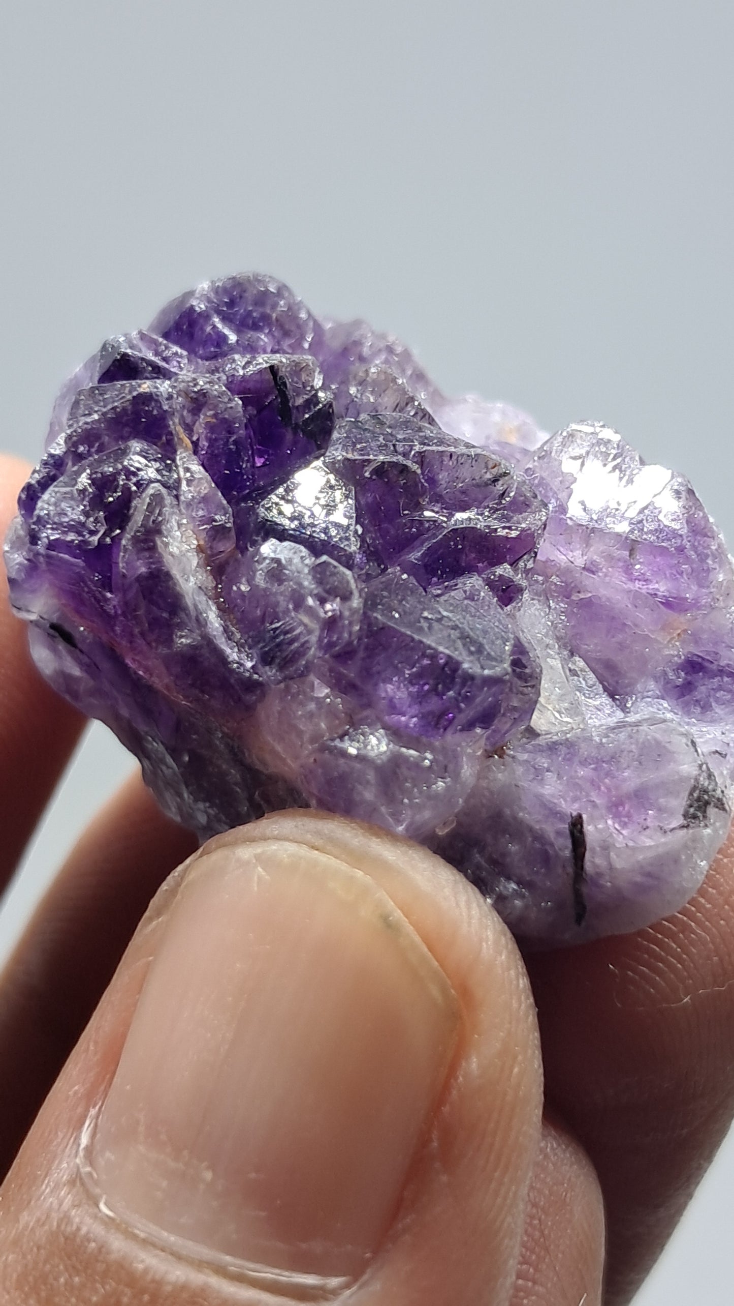 Amatista Elestial Morada Oscura | Inclusiones de Hematita Goethita Rutilo | Cristal Natural | Espécimen Mineral #KA201