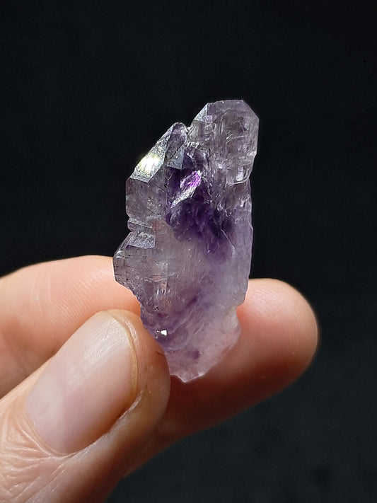 Amatista Elestial con inclusiones "Super Seven" (Karur) | Cristal en bruto | Piedra natural | Ejemplar mineral n.° KA138