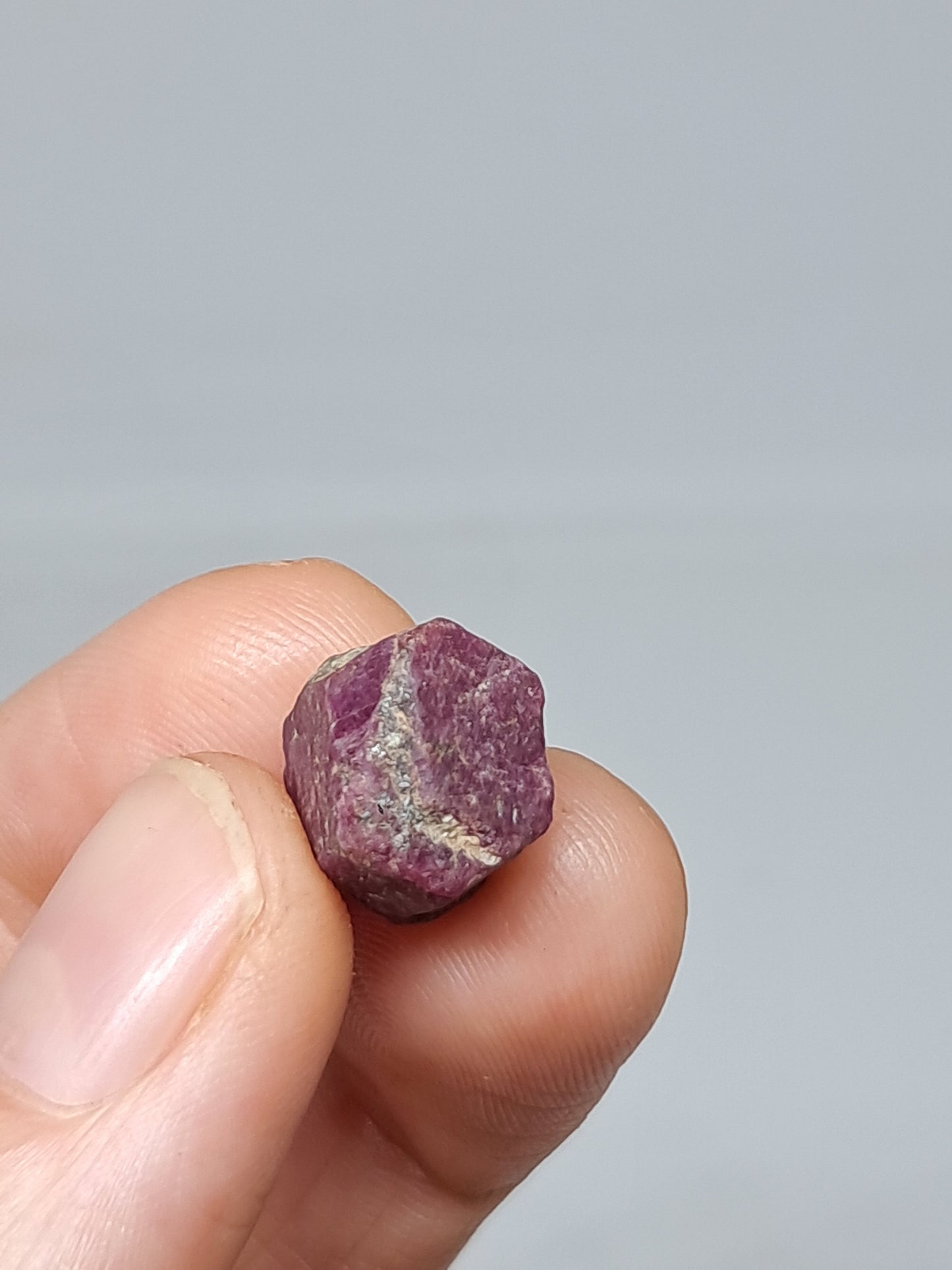 Cristal de rubí en bruto (Tamil Nadu) Piedra natural | Muestra de mineral #RB21
