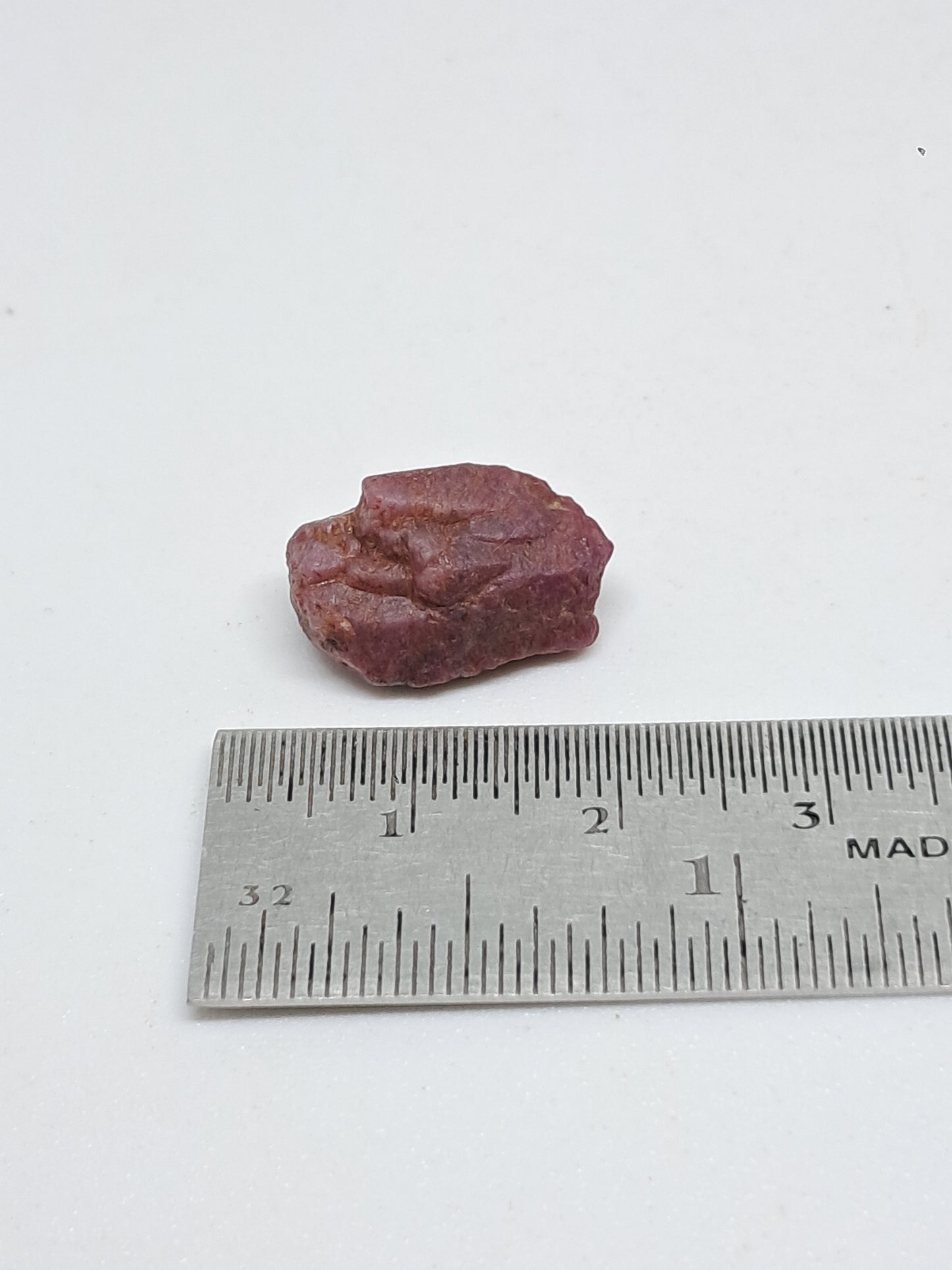Cristal de rubí en bruto (Tamil Nadu) Piedra natural | Muestra mineral #RB22
