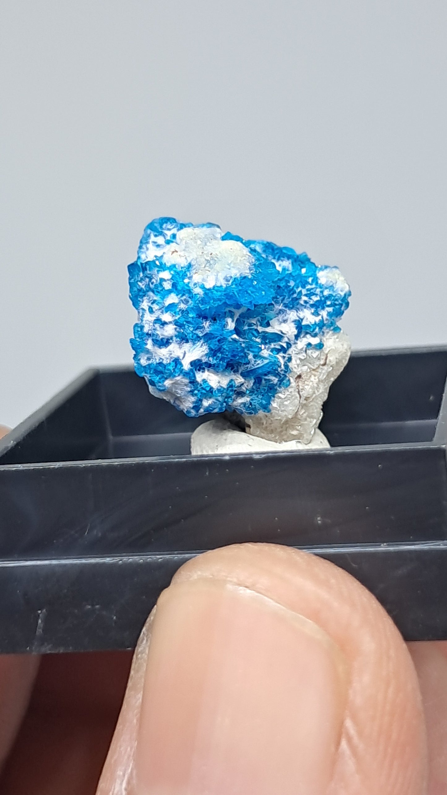 Pentagonita en Matriz de Heulandita (Wagholi) Cristal en Bruto | Piedra Natural | Raro Espécimen Mineral #CV72