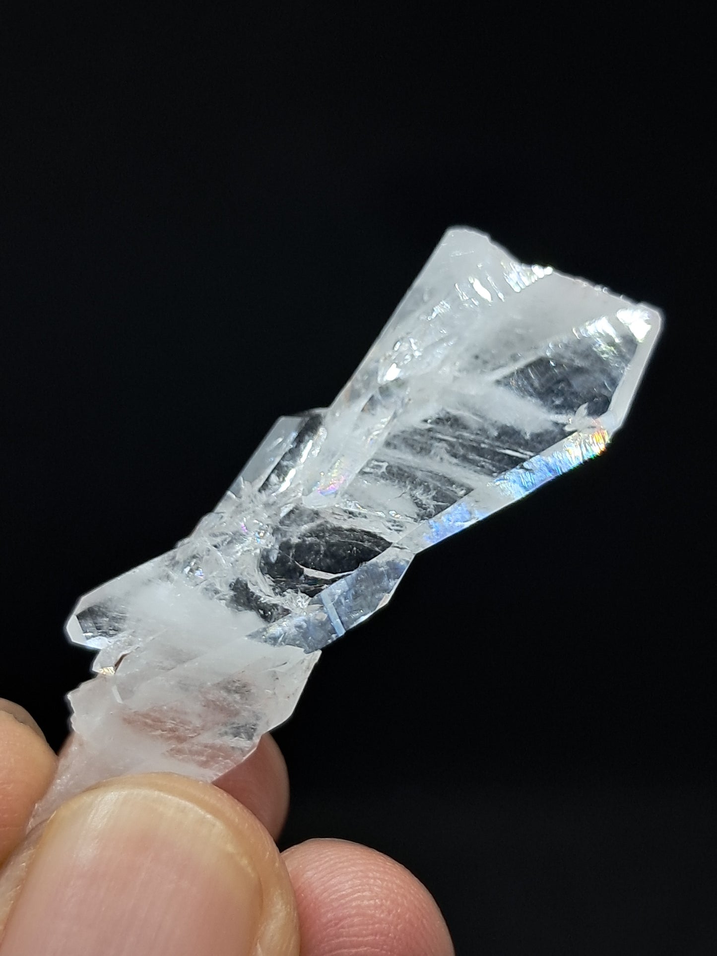 Cristal de cuarzo transparente Faden (Santander, Colombia) Punta natural | Ejemplar mineral n.° COQ30