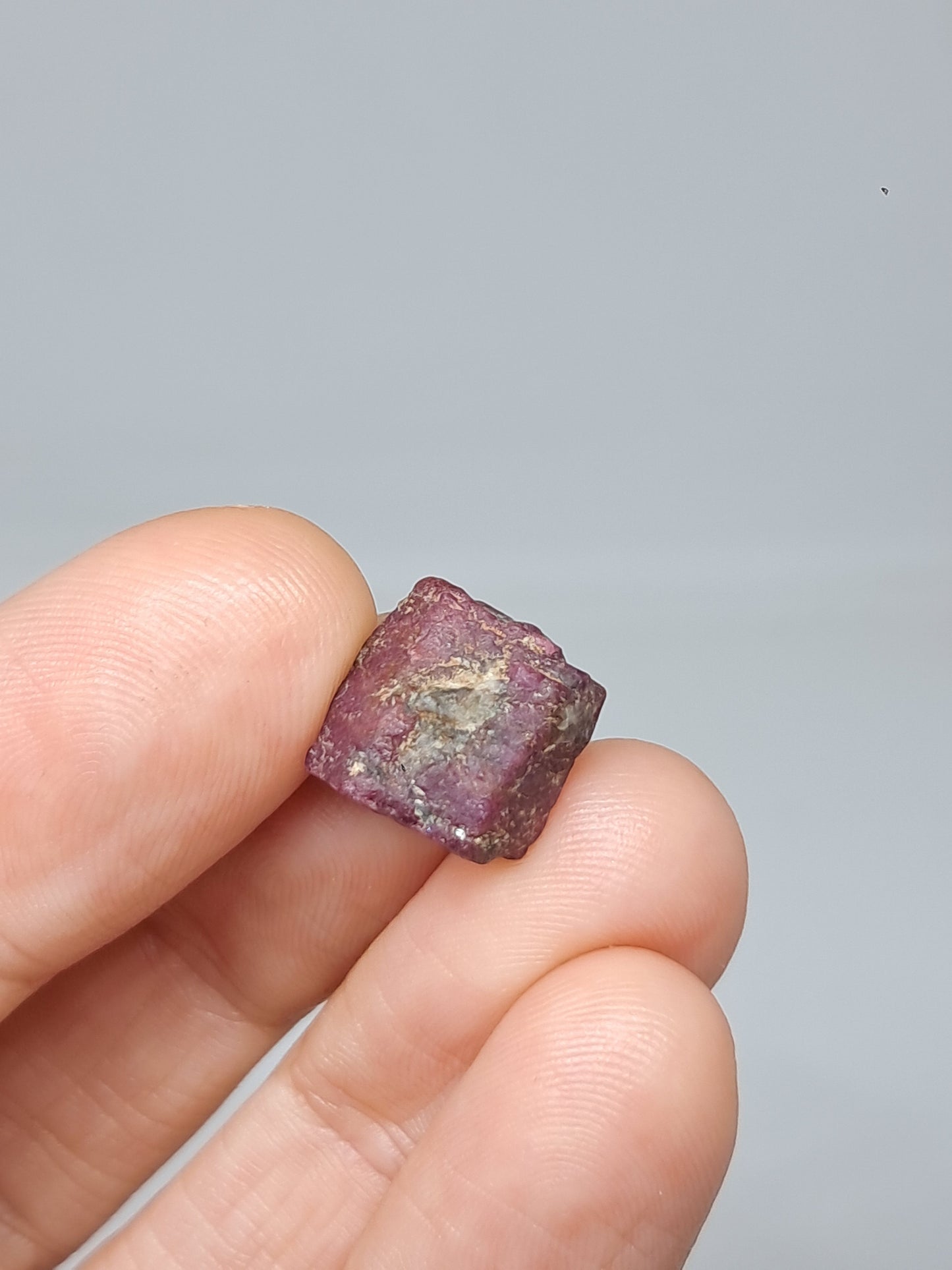 Cristal de rubí en bruto (Tamil Nadu) Piedra natural | Muestra de mineral #RB21