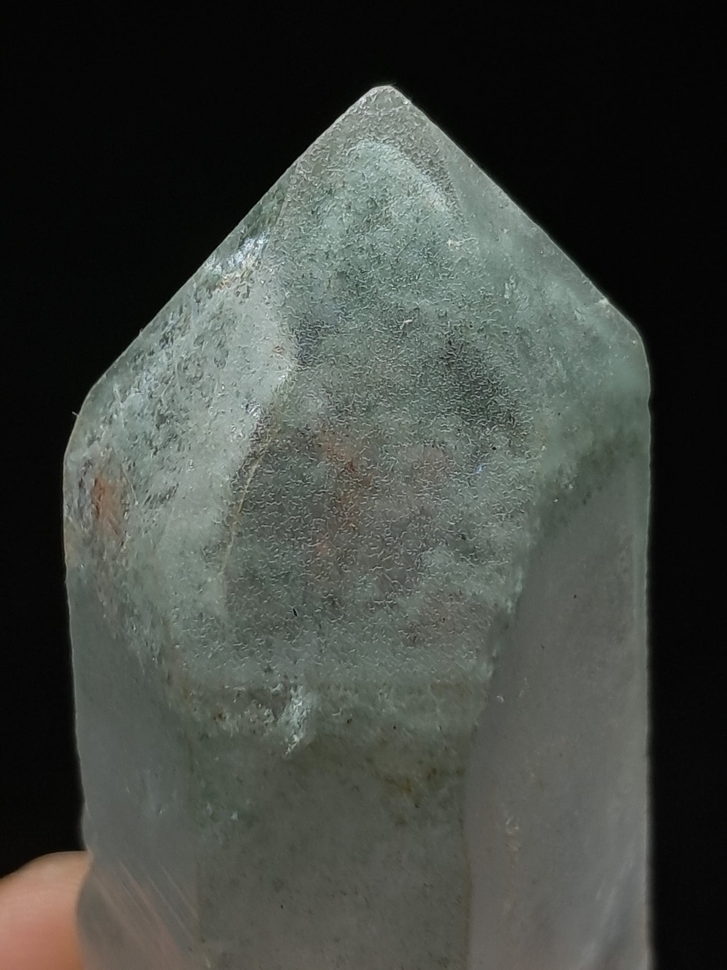 Punta Natural de Cuarzo Fantasma de Clorita (Kullu) | Cristal Chamánico de Jardín #CQ73