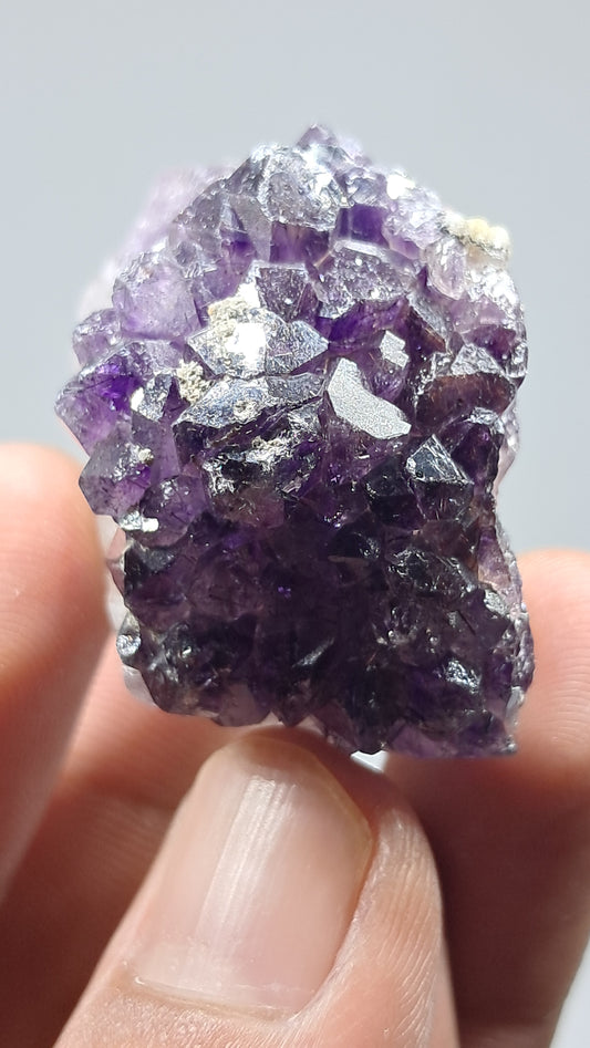 Amatista Elestial Morada Profunda | Inclusiones de Hematita Goethita Rutilo | Cristal Natural | Muestra Mineral #KA197