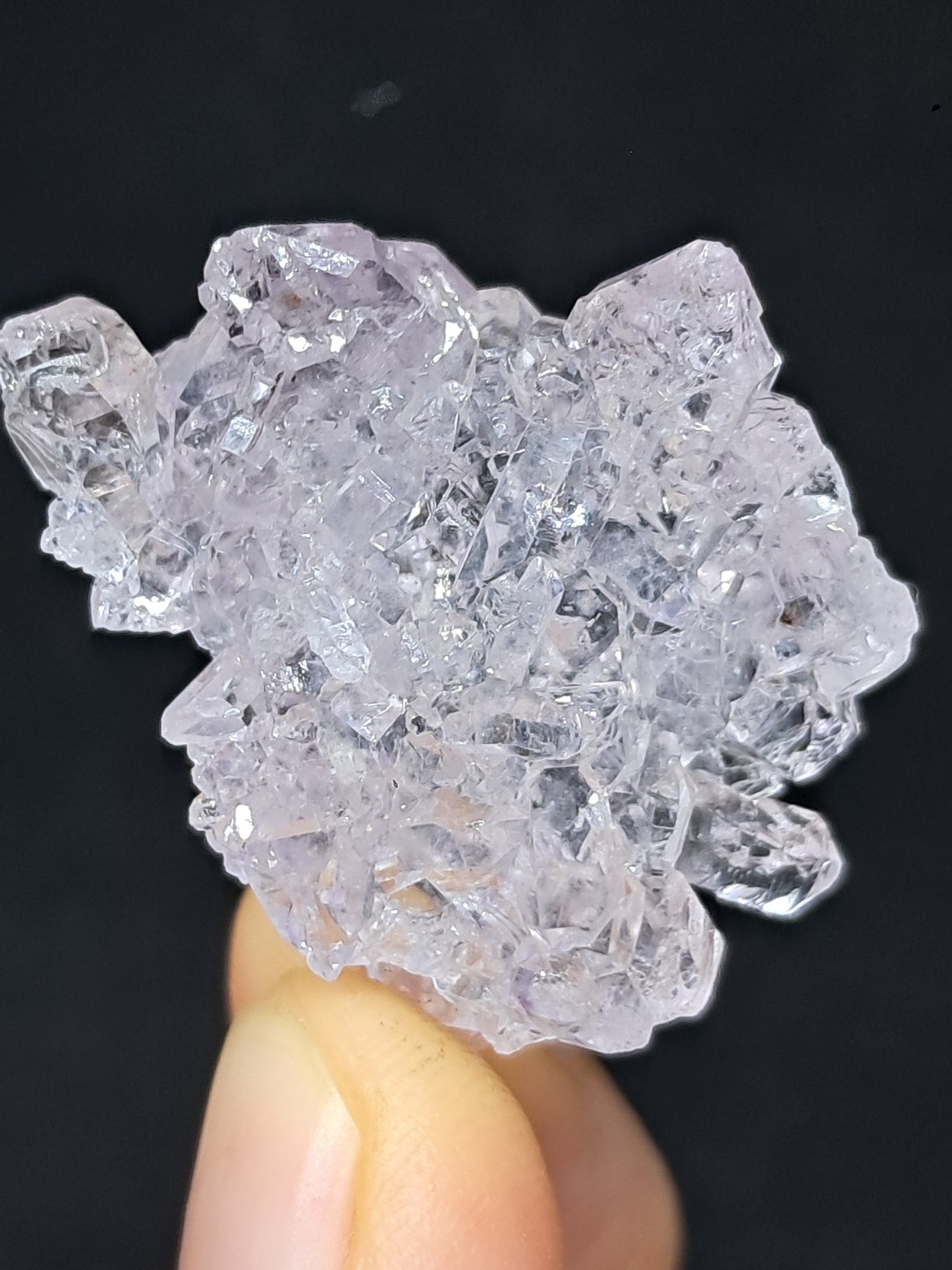 Amatista en racimo (Karur) Cristal de cuarzo lavanda brillante | Piedra natural | Ejemplar mineral n.° KA79