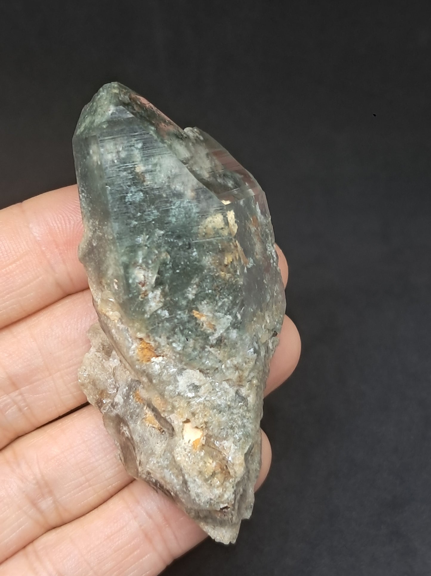 Punta Natural de Cuarzo Clorita (Kullu) | Cristal Chamánico Jardín #CQ62