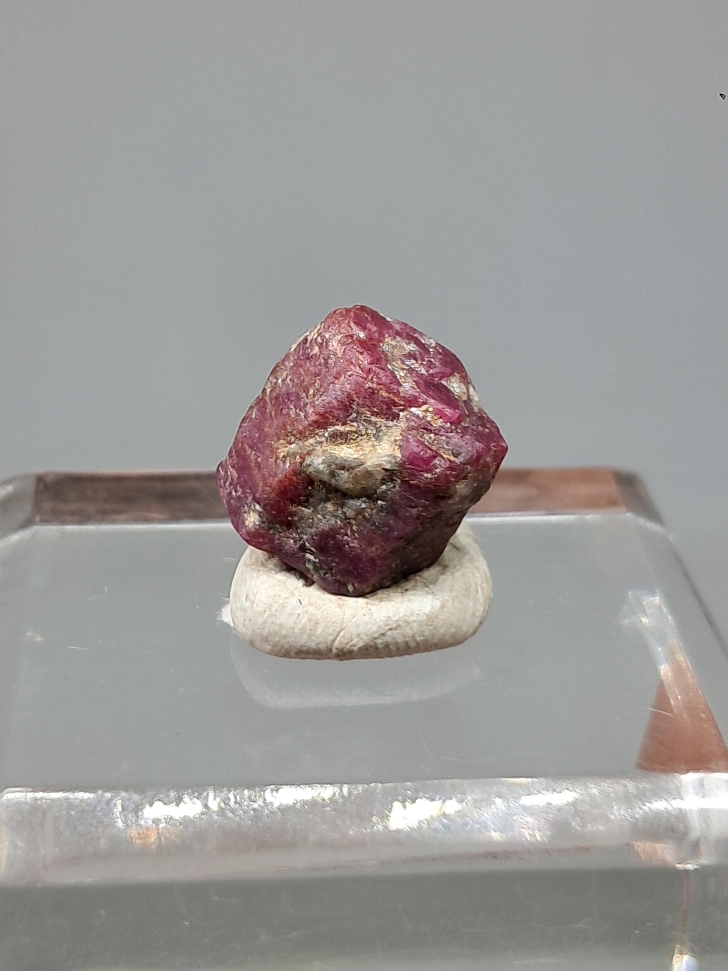 Cristal de rubí en bruto (Tamil Nadu) Piedra natural | Muestra de mineral #RB21