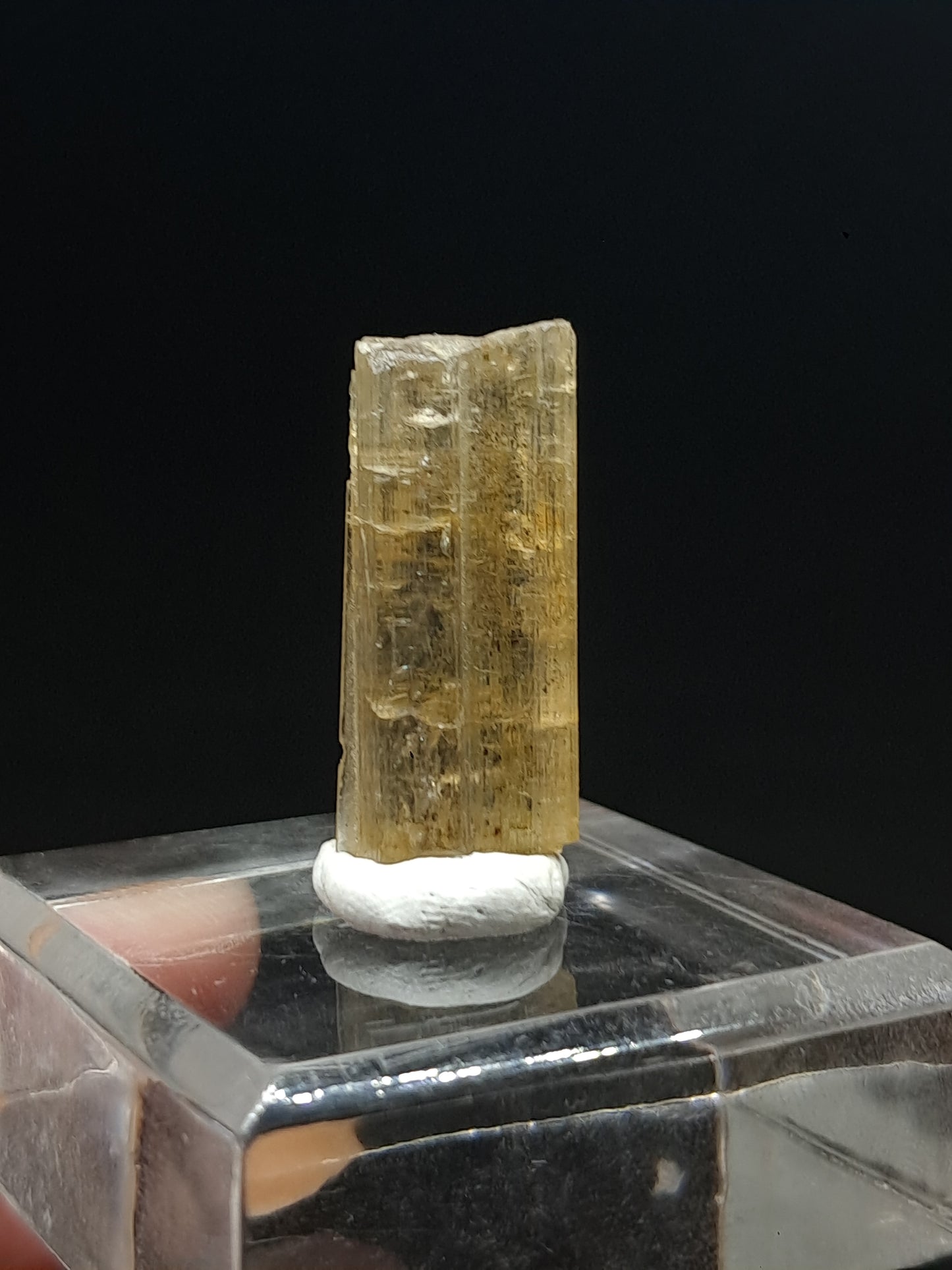 Fluorescent Natural Scapolite Crystal (Karur) UV Reactive | Rough Stone | Mineral Specimen #SCP13