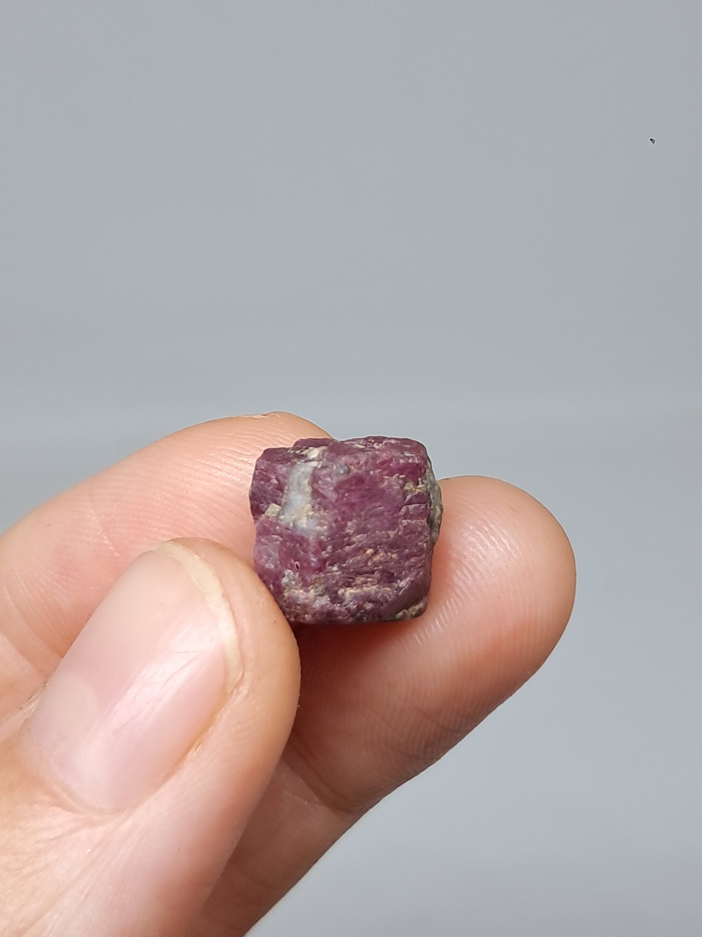 Cristal de rubí en bruto (Tamil Nadu) Piedra natural | Muestra de mineral #RB21