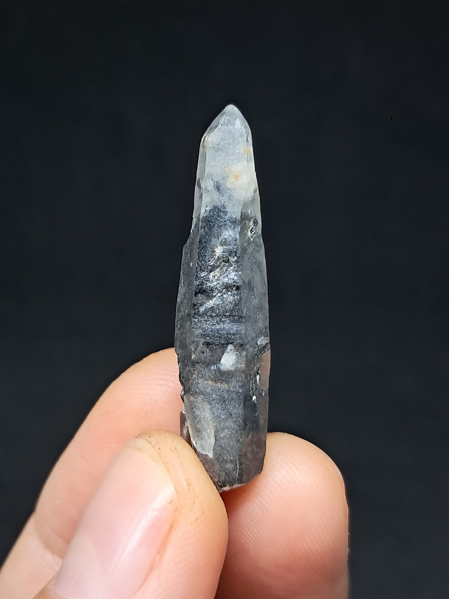 Punta de cuarzo turmalinado (Karur) Cristal natural | Muestra mineral #TQ33