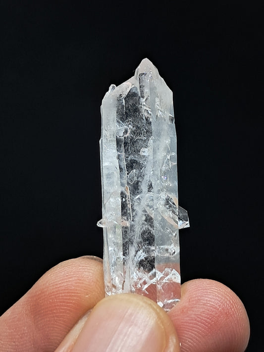 Cristal de cuarzo transparente Faden (Santander, Colombia) Punta natural | Ejemplar mineral n.° COQ33