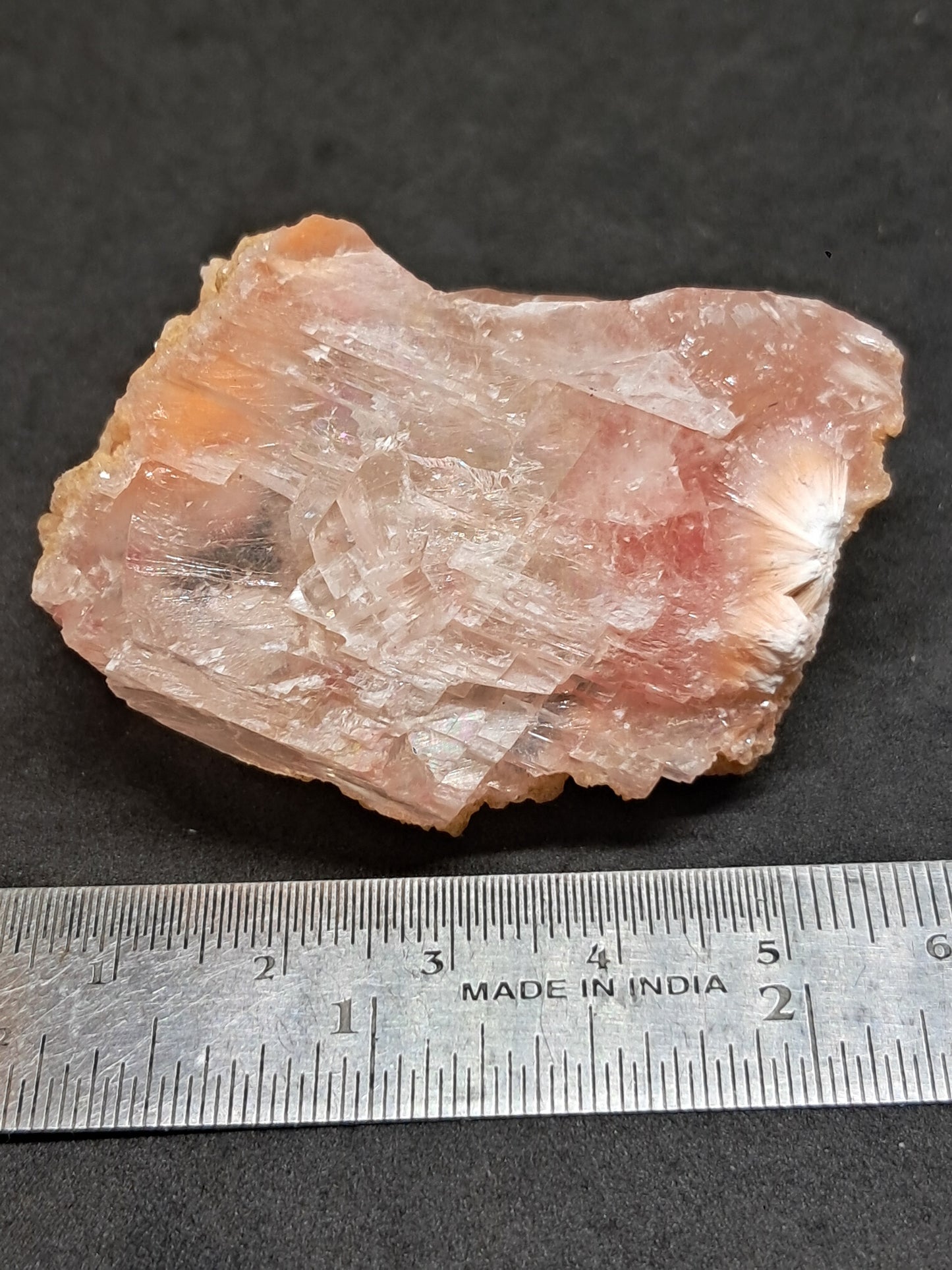Calcita rojiza/rosa con mesolita *Hallazgo raro* (Pithampur) Cristal natural | Piedra en bruto | Muestra de mineral #CA30