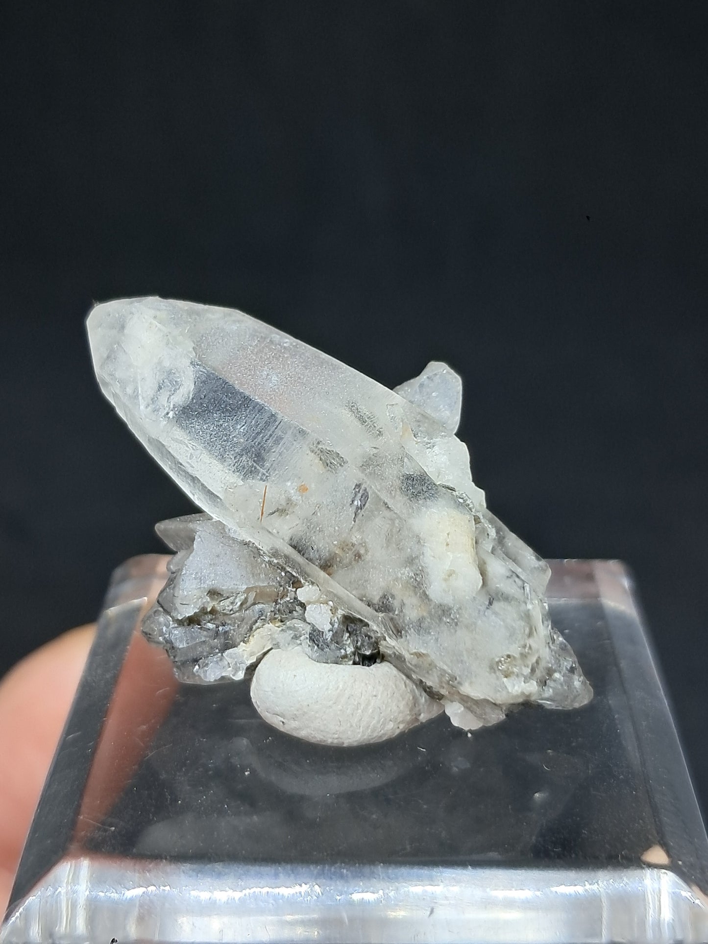 Punta de Cuarzo Turmalinado (Karur) Cristal Natural | Muestra Mineral #TQ32