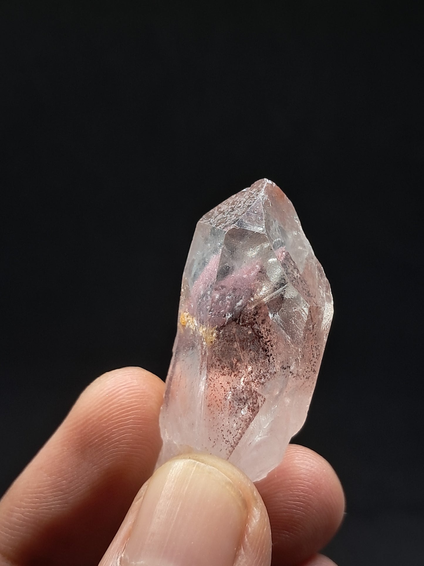 Punta de cristal natural de cuarzo fantasma hematita (Telangana) | Ejemplar mineral n.° HPQ37