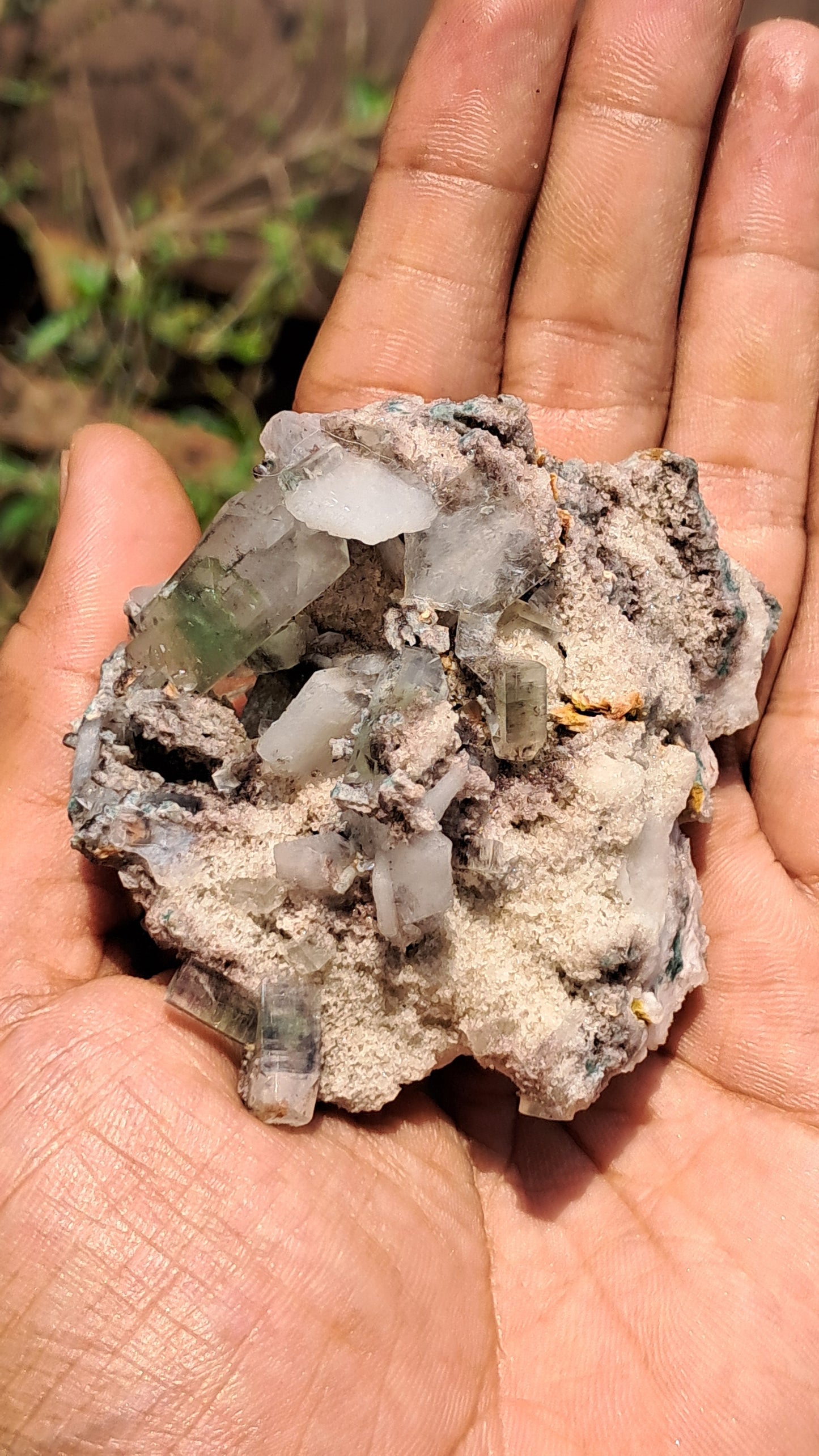 Apofilita Verde (Fluorapofilita) con Estilbita en Matriz (Ajanta) Cristal Natural | Muestra Mineral #GA16