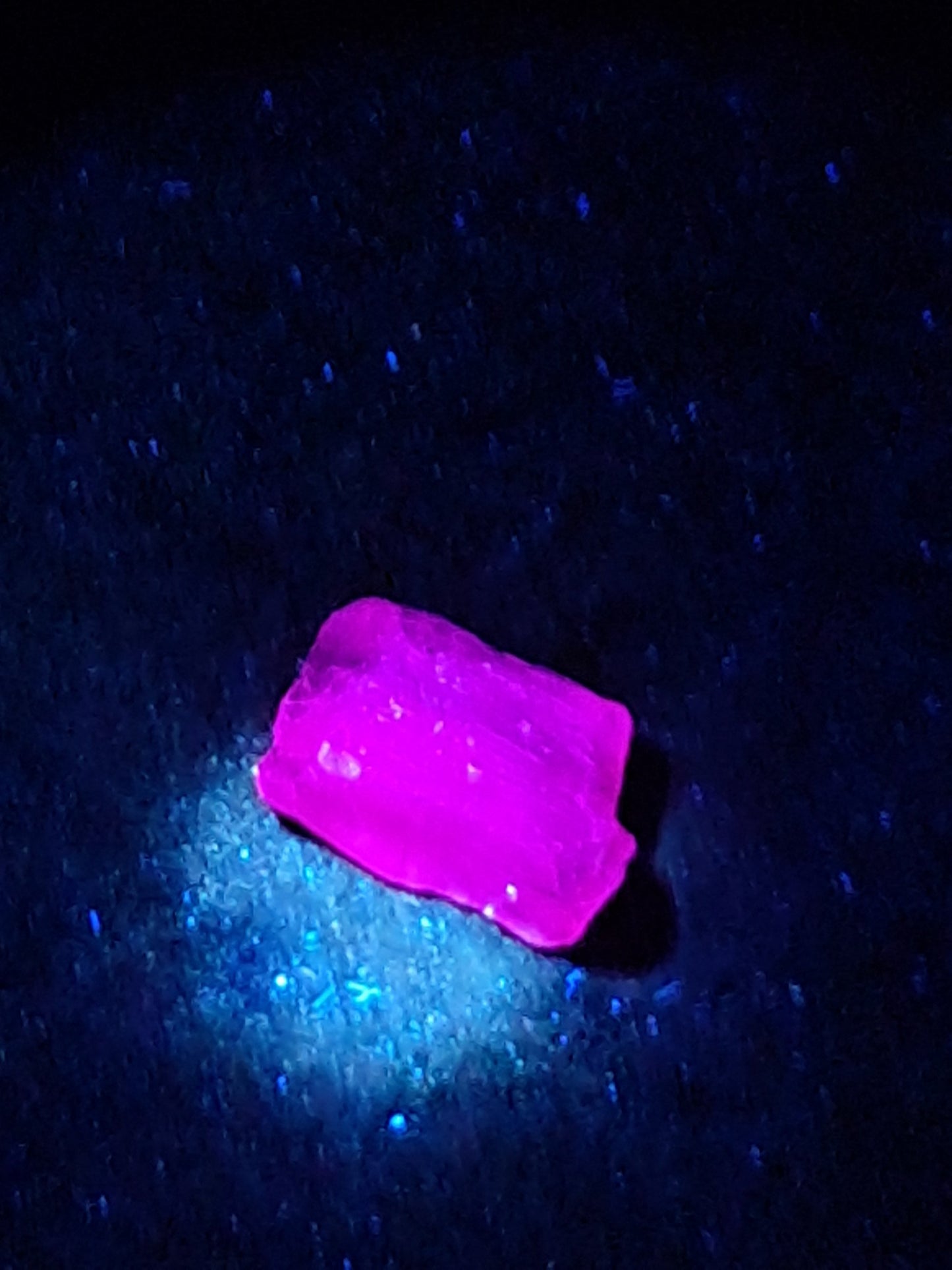 Fluorescent Scapolite Crystal (Karur) UV Reactive | Rough Stone | Natural Mineral Specimen #SCP22