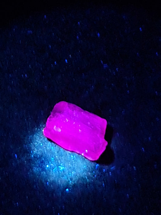 Fluorescent Scapolite Crystal (Karur) UV Reactive | Rough Stone | Natural Mineral Specimen #SCP22