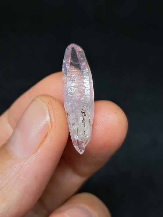 Punta Biterminada de Amatista de Veracruz con Inclusiones de Hematita (México) | Cristal Natural | Espécimen Mineral #VA58
