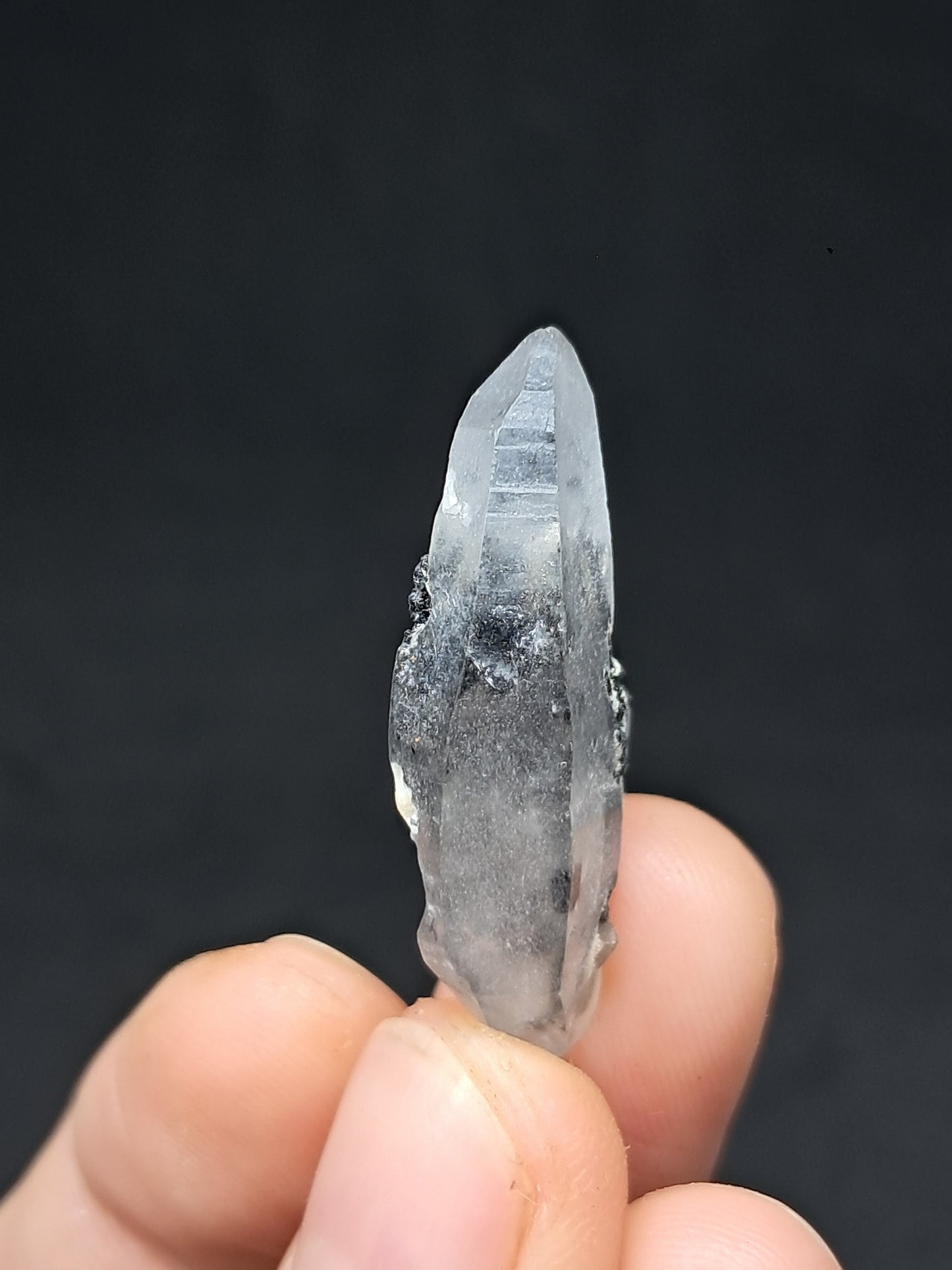 Punta de cuarzo turmalinado (Karur) Cristal natural | Espécimen mineral #TQ35