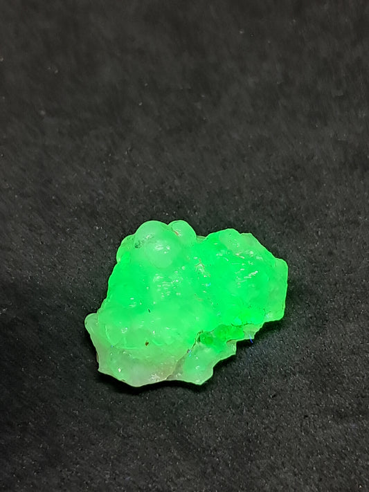 Ópalo hialita reactivo a los rayos UV (México), piedra de cristal en bruto | Ejemplar mineral n.° OH9