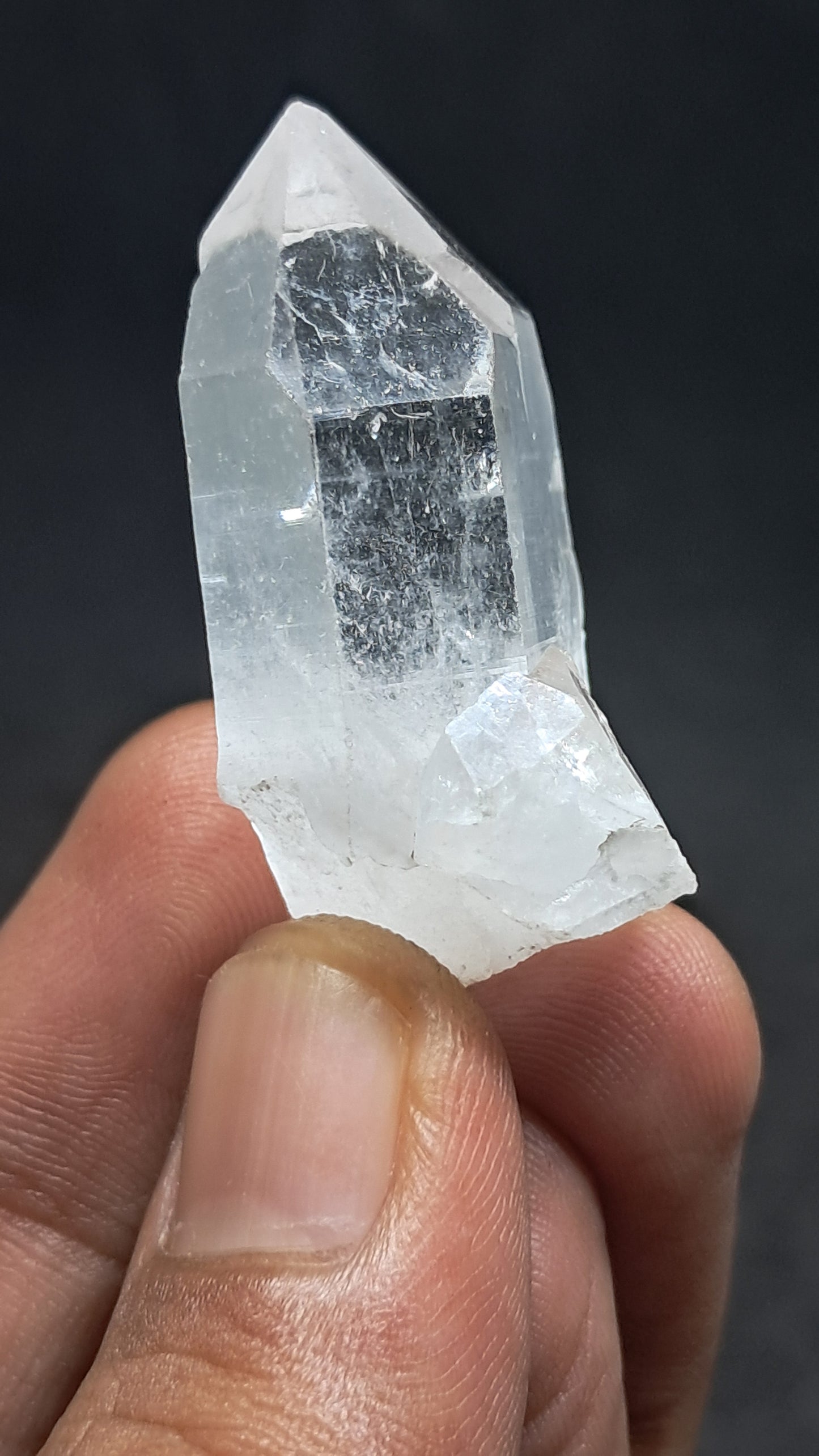 Cuarzo del Himalaya con gemelo penetrante | Terminación escalonada | Ejemplar mineral n.° CH78
