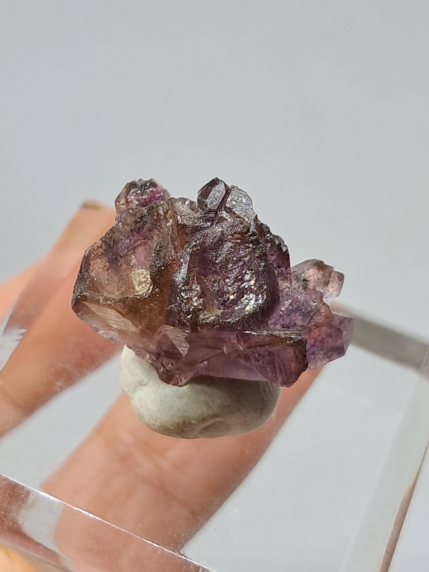 Cúmulo de amatista cetro con inclusiones Super Seven y formación de panal (Karur) | Cristal en bruto | Piedra natural | Ejemplar mineral n.° KA135