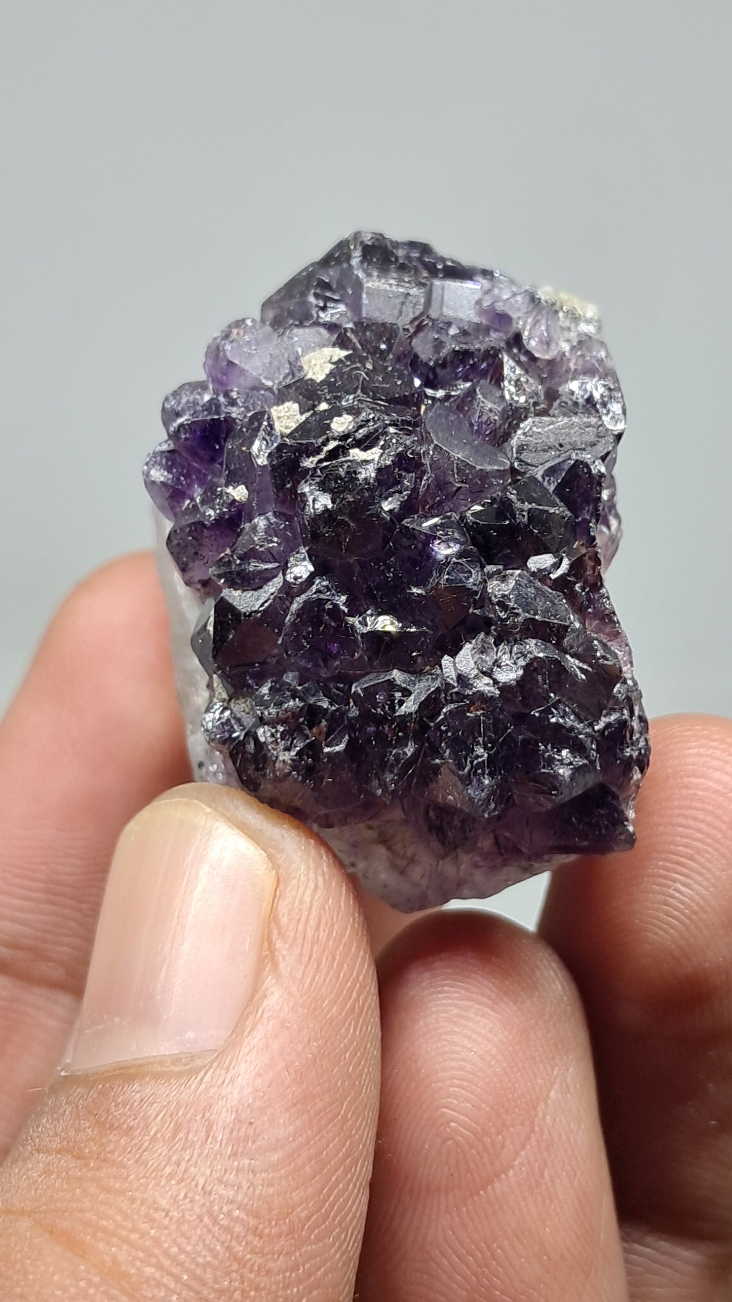Amatista Elestial Morada Profunda | Inclusiones de Hematita Goethita Rutilo | Cristal Natural | Muestra Mineral #KA197