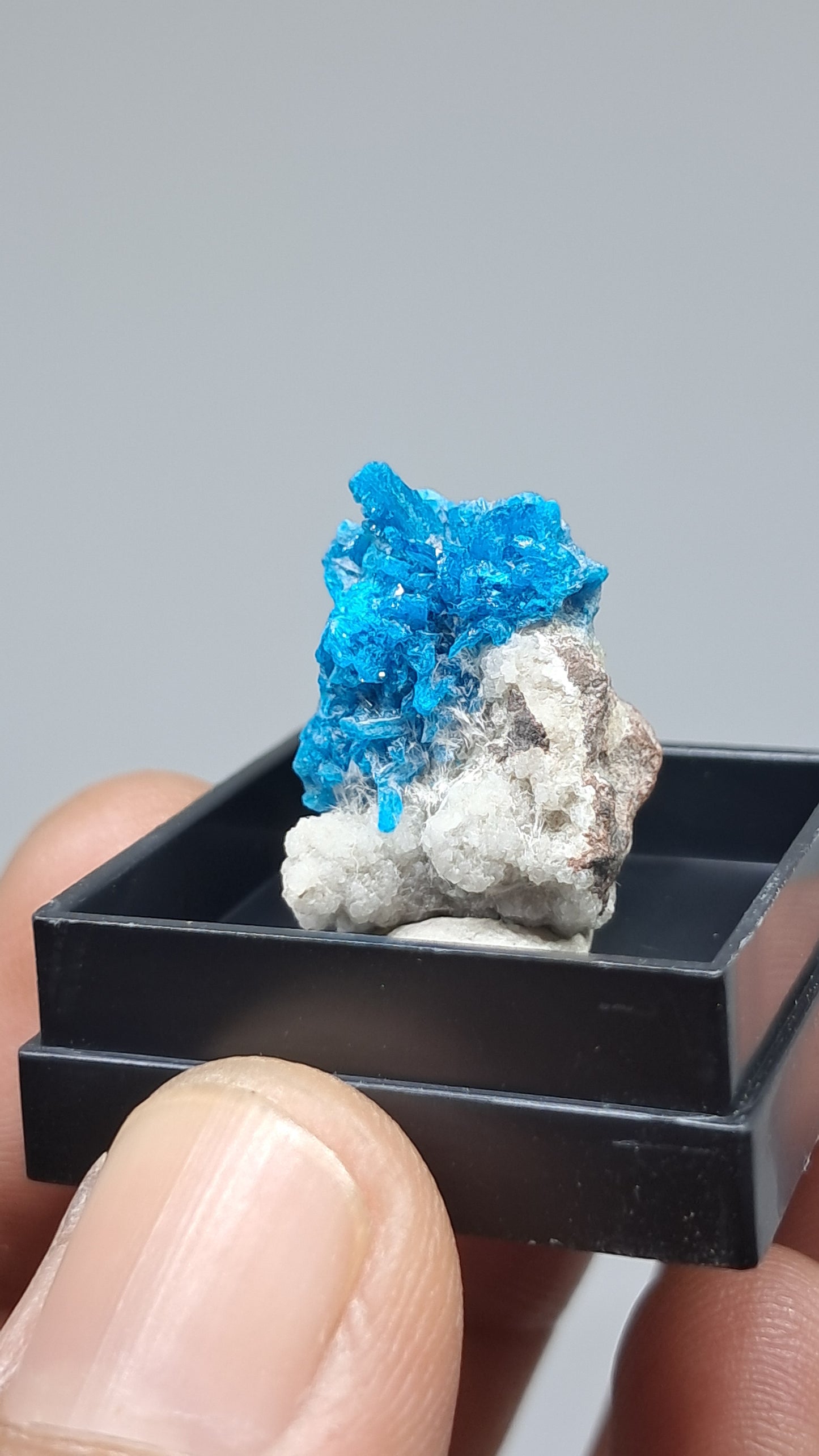 Pentagonita en Matriz de Heulandita (Wagholi) Cristal en Bruto | Piedra Natural | Raro Espécimen Mineral #CV71