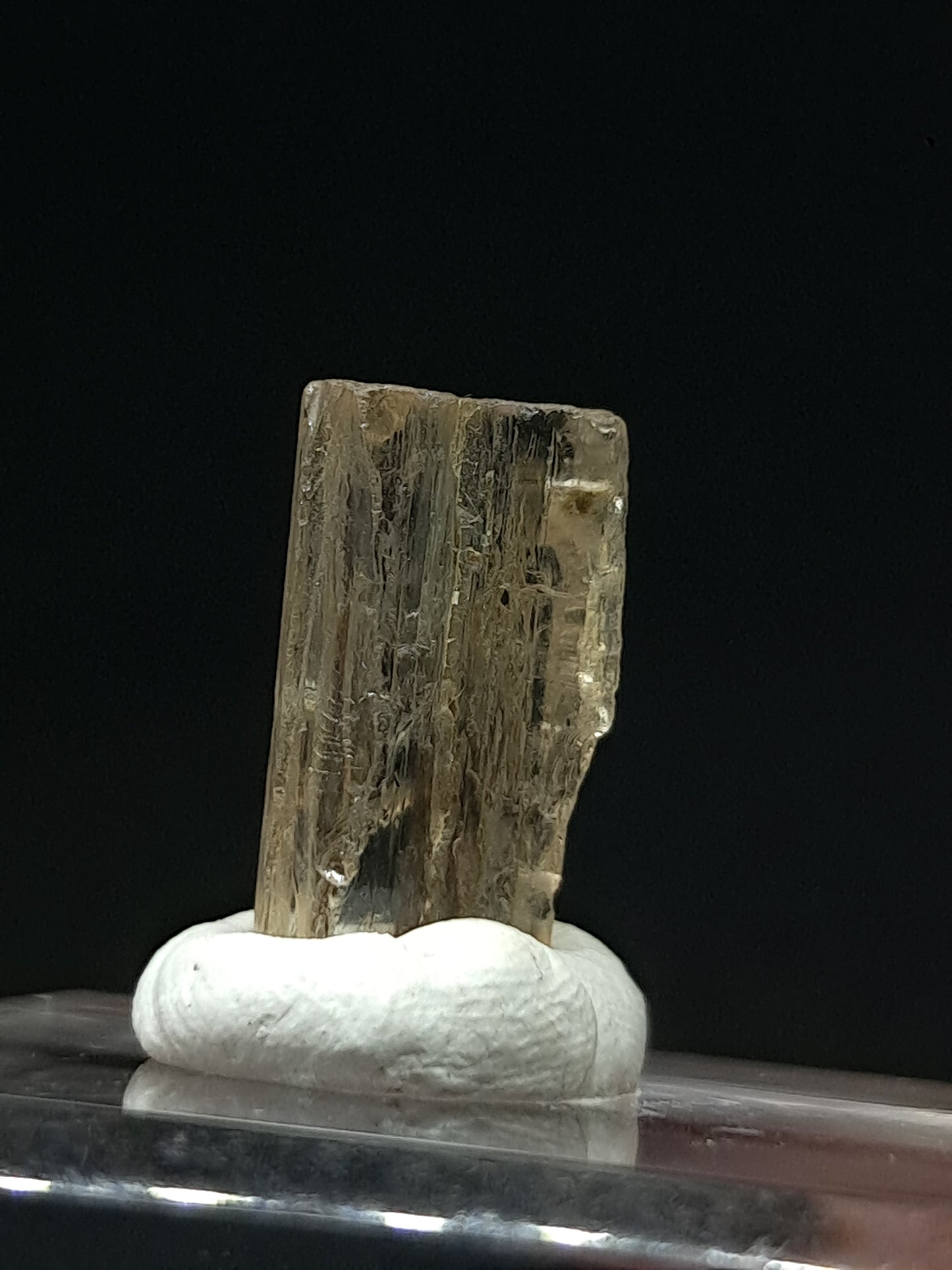 Fluorescent Scapolite Crystal (Karur) UV Reactive | Rough Stone | Natural Mineral Specimen #SCP19