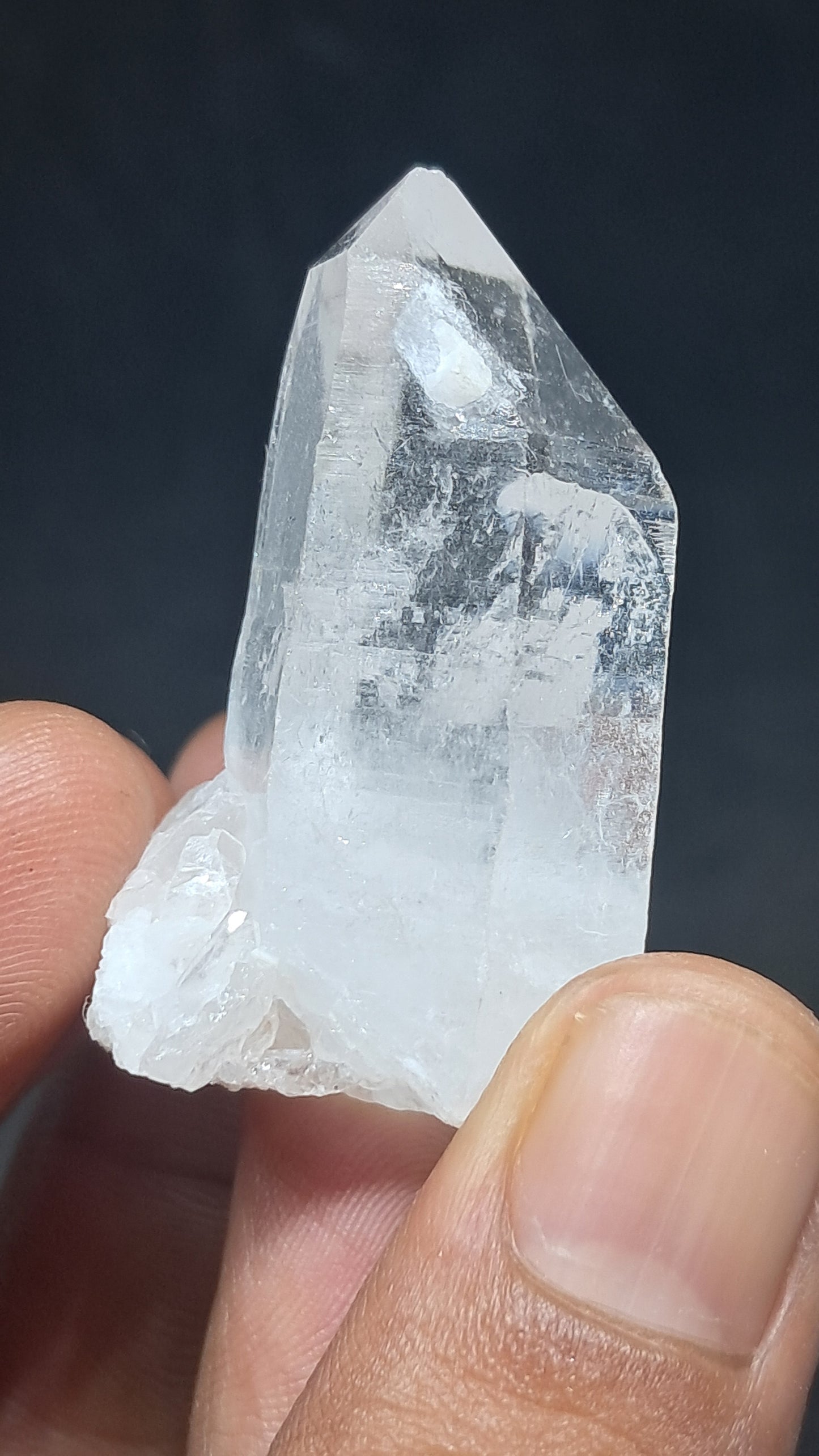 Punta autoportante de cuarzo del Himalaya | Cristal natural | Ejemplar mineral n.° CH76